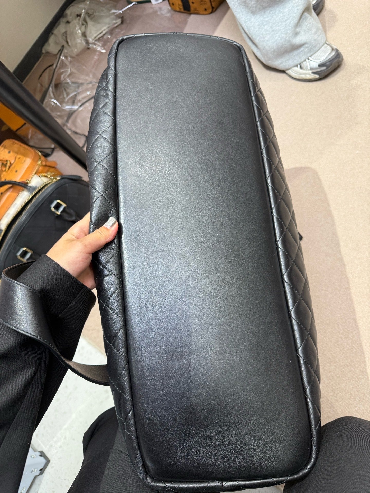 Saint Laurent - Other - Leather - Black - (extra-large)