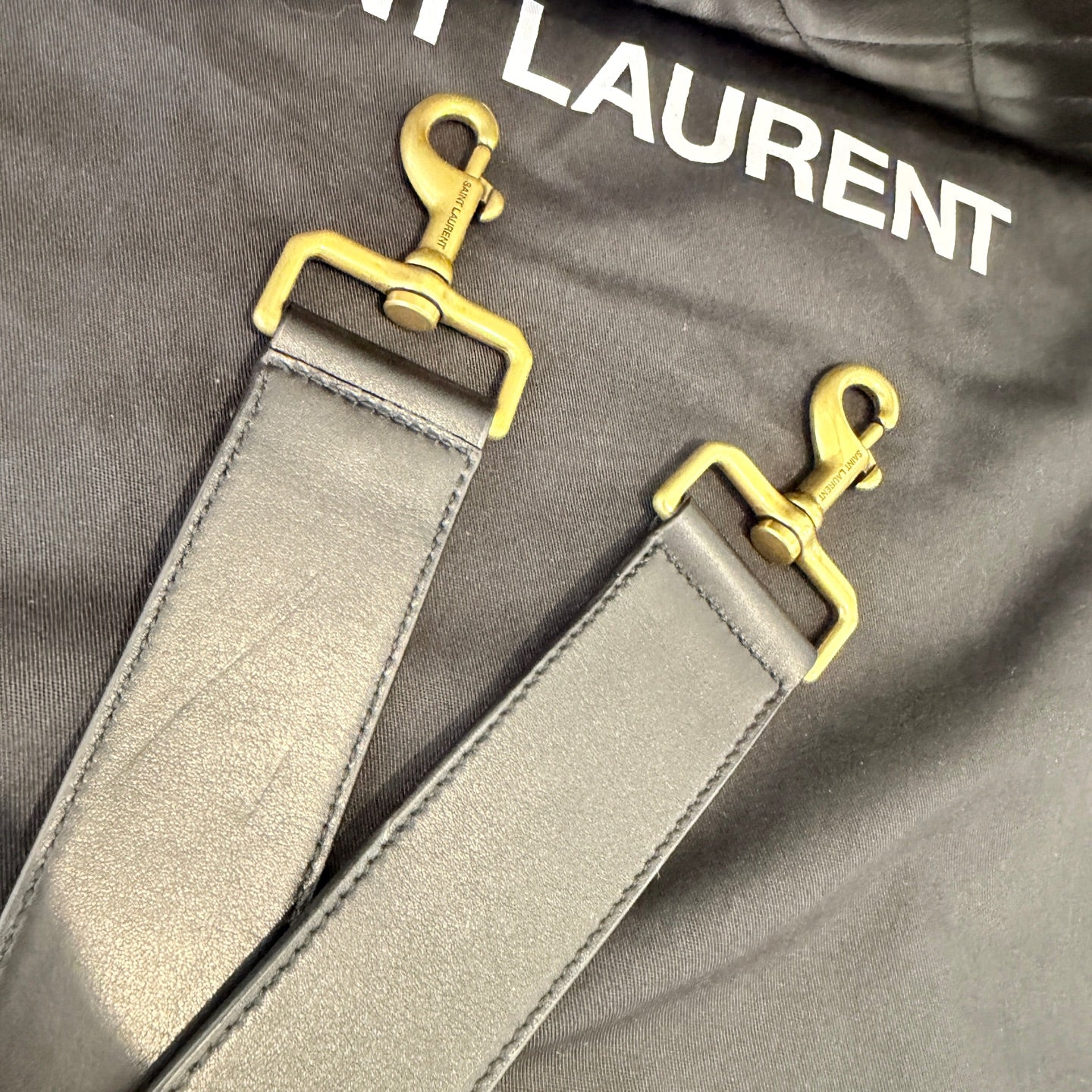 Saint Laurent - Other - Leather - Black - (large)