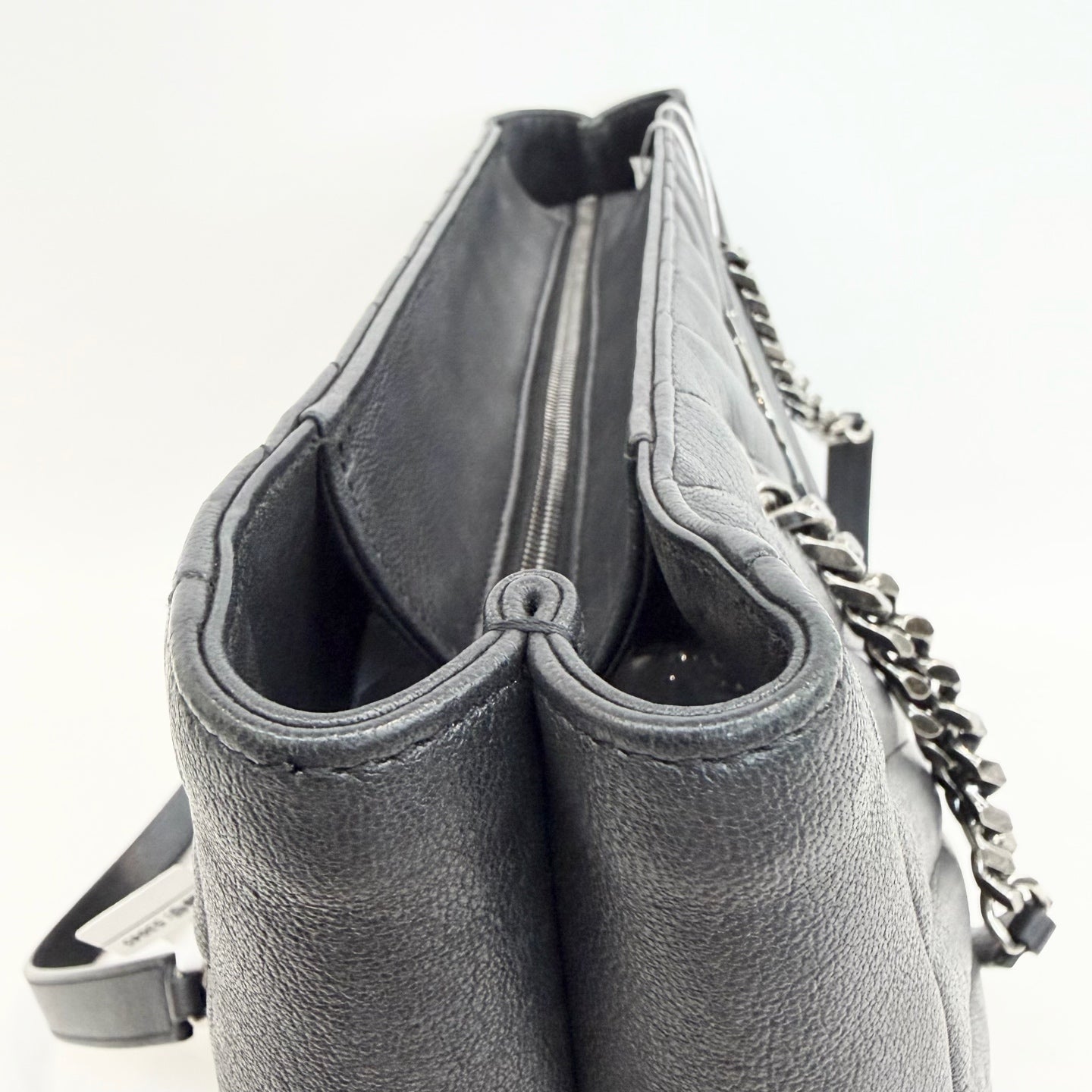 Saint Laurent - Other - Leather - Black - (large)