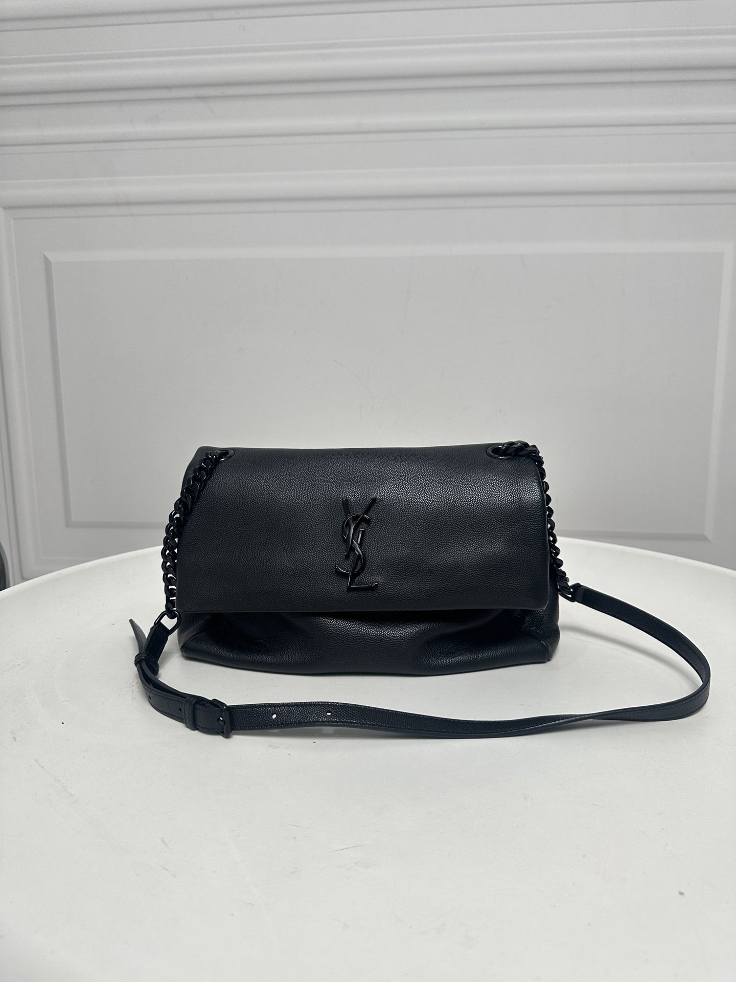 Saint Laurent - Other - Leather - Black - (medium)