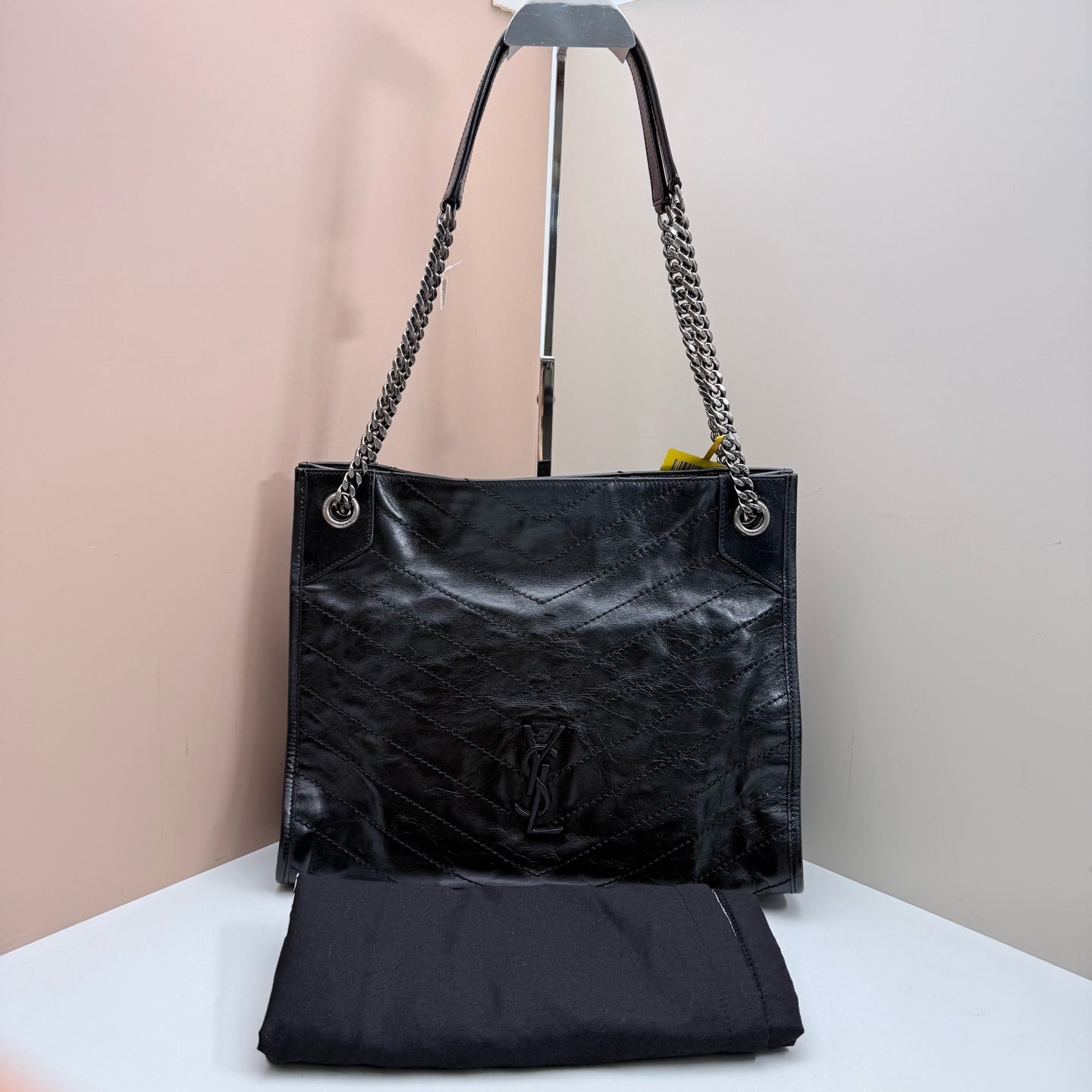Saint Laurent - Other - Leather - Black - (medium)