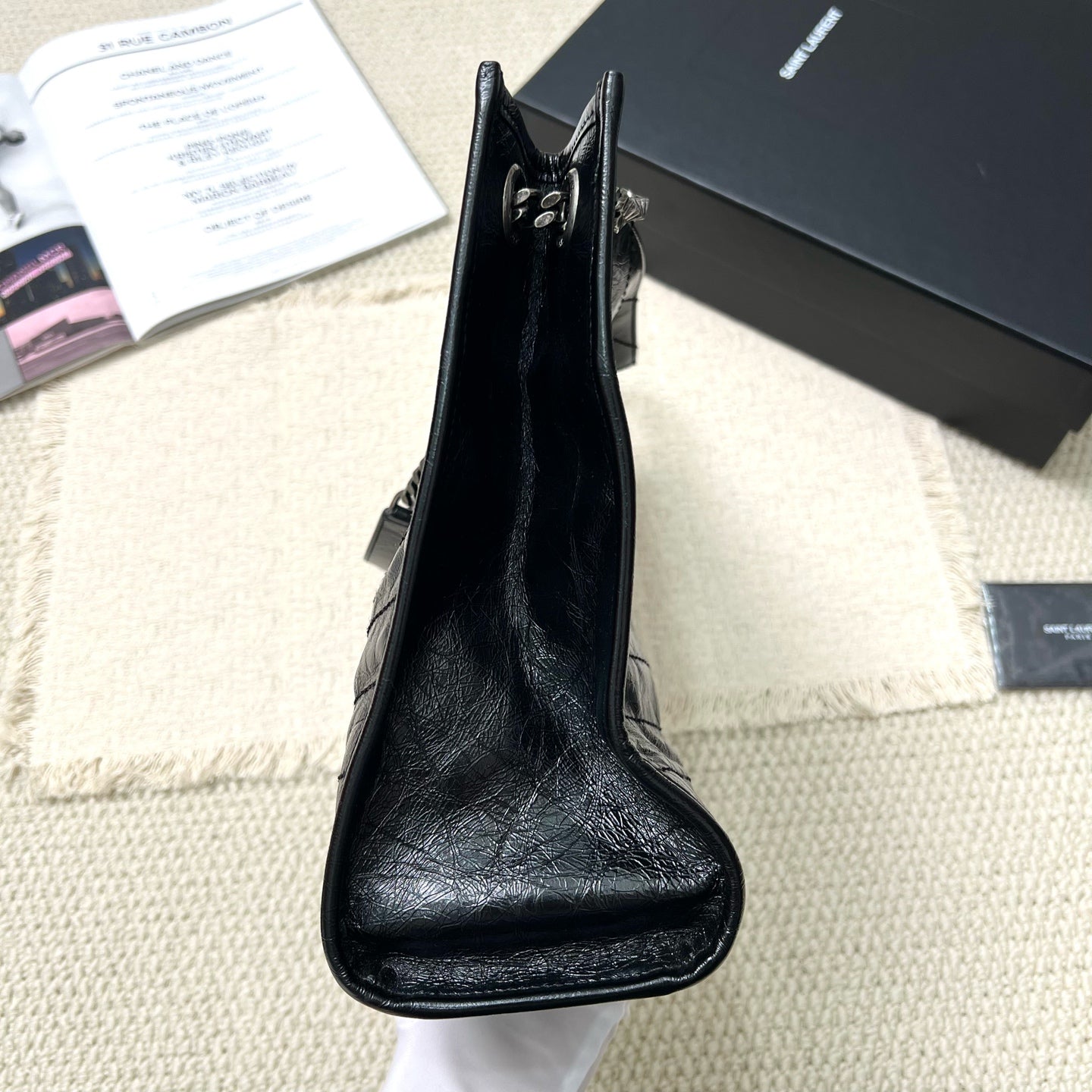 Saint Laurent - Other - Leather - Black - (medium)