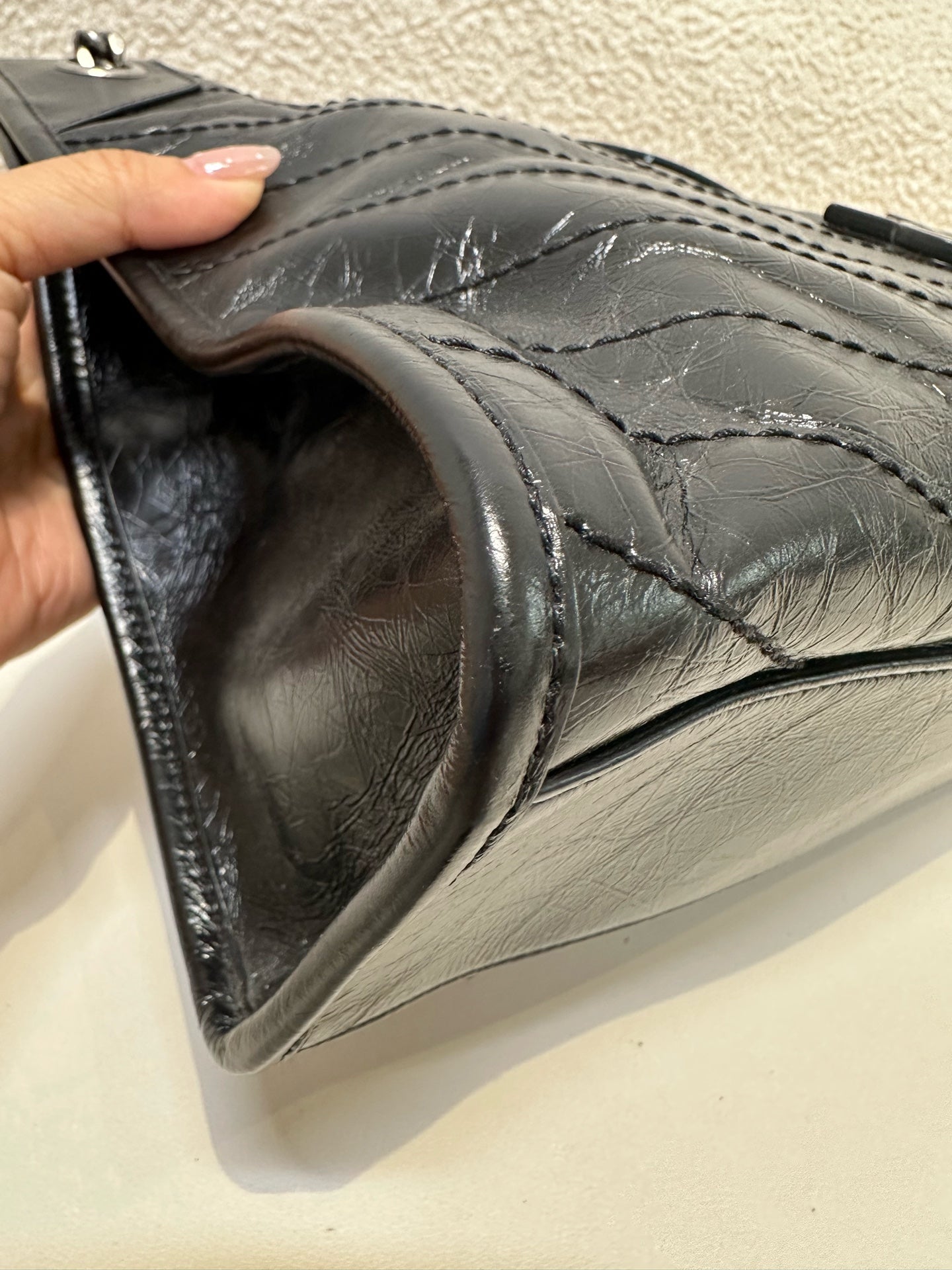 Saint Laurent - Other - Leather - Black - (medium)