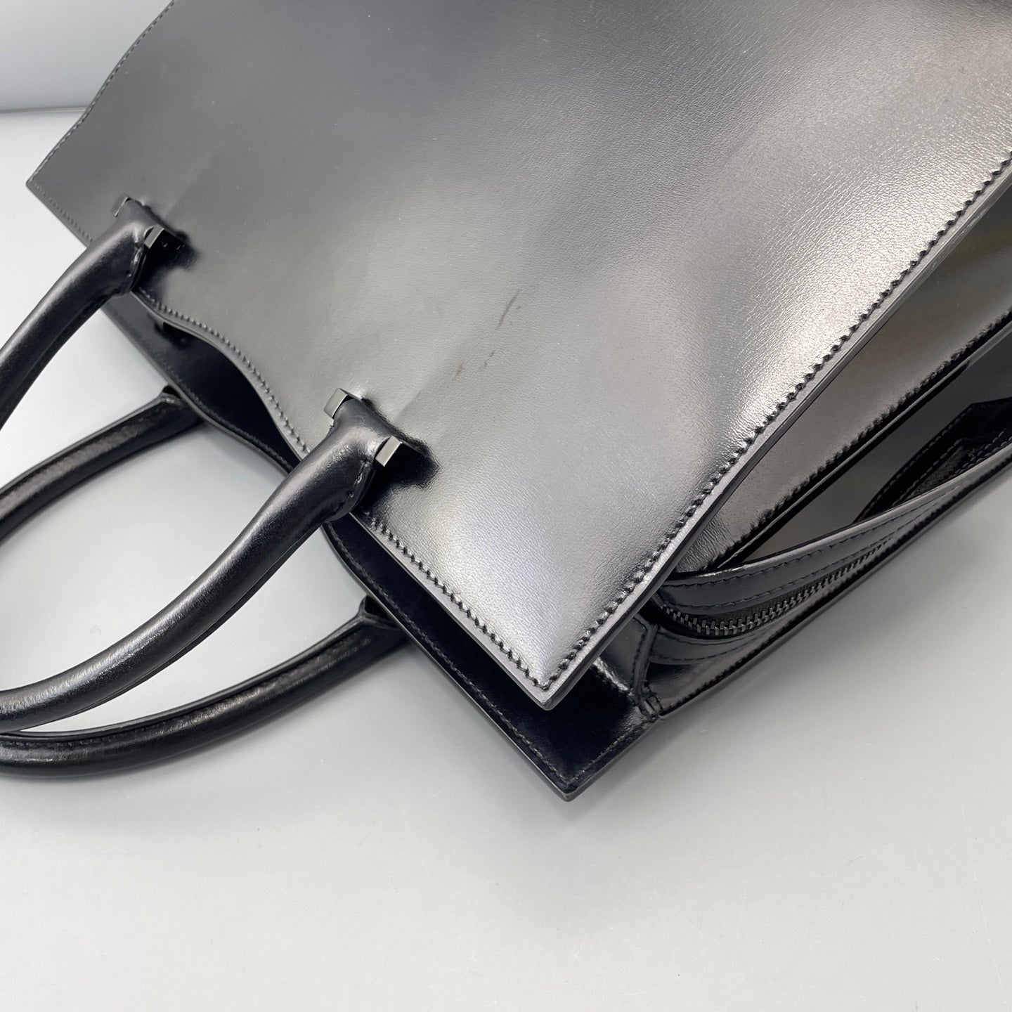 Saint Laurent - Other - Leather - Black - (medium)
