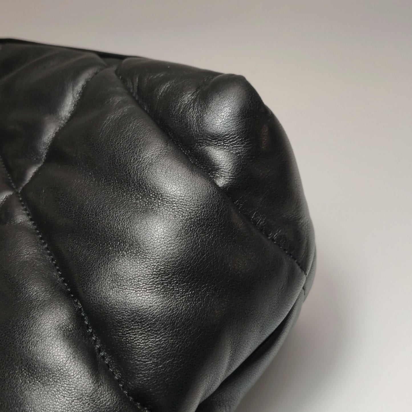 Saint Laurent - Other - Leather - Black - (medium)