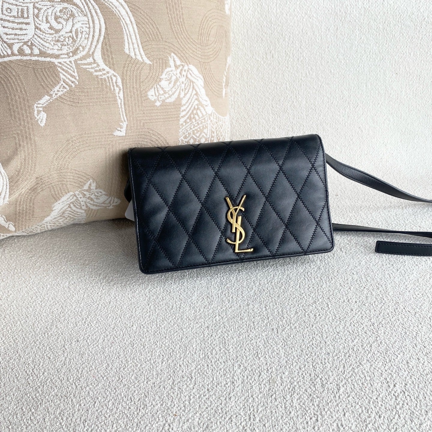 Saint Laurent - Other - Leather - Black with Gold-Tone Hardware - (mini)