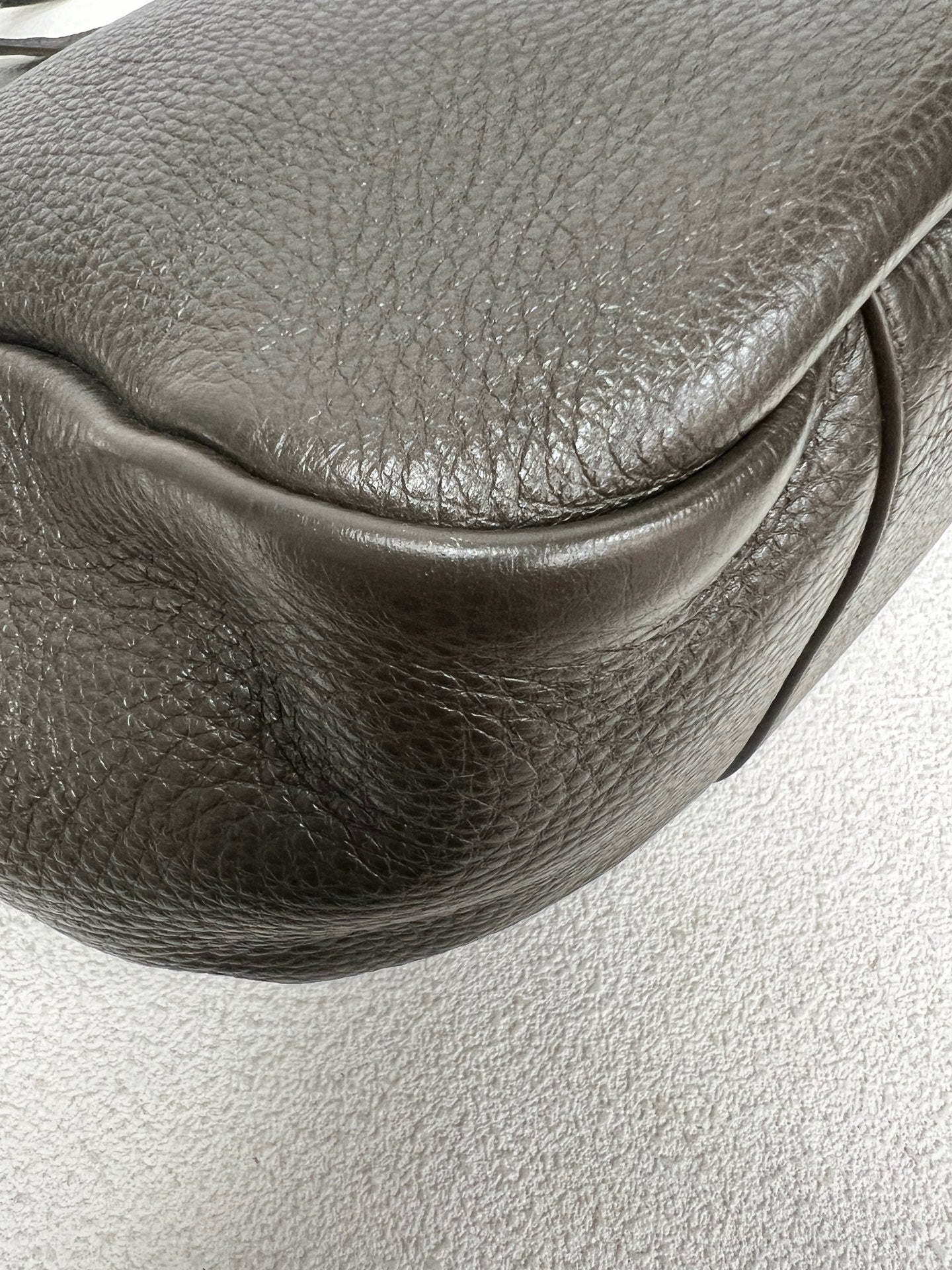 Saint Laurent - Other - Leather - Grey - (medium)