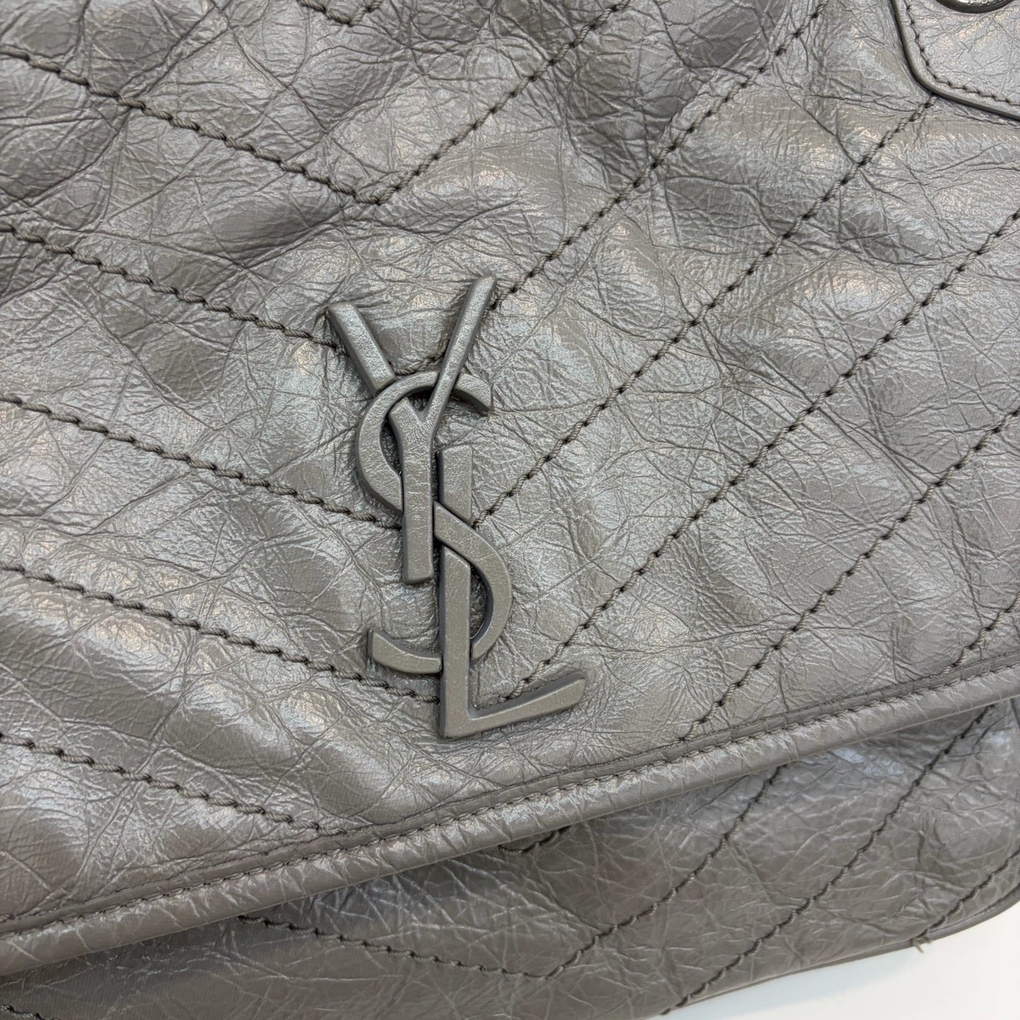Saint Laurent - Other - Leather - Grey - (medium)