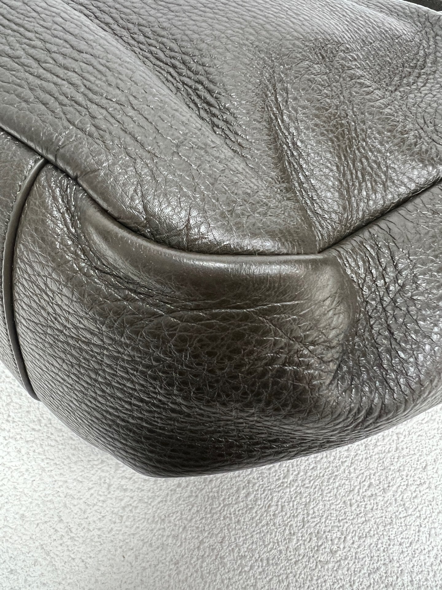 Saint Laurent - Other - Leather - Grey - (medium)
