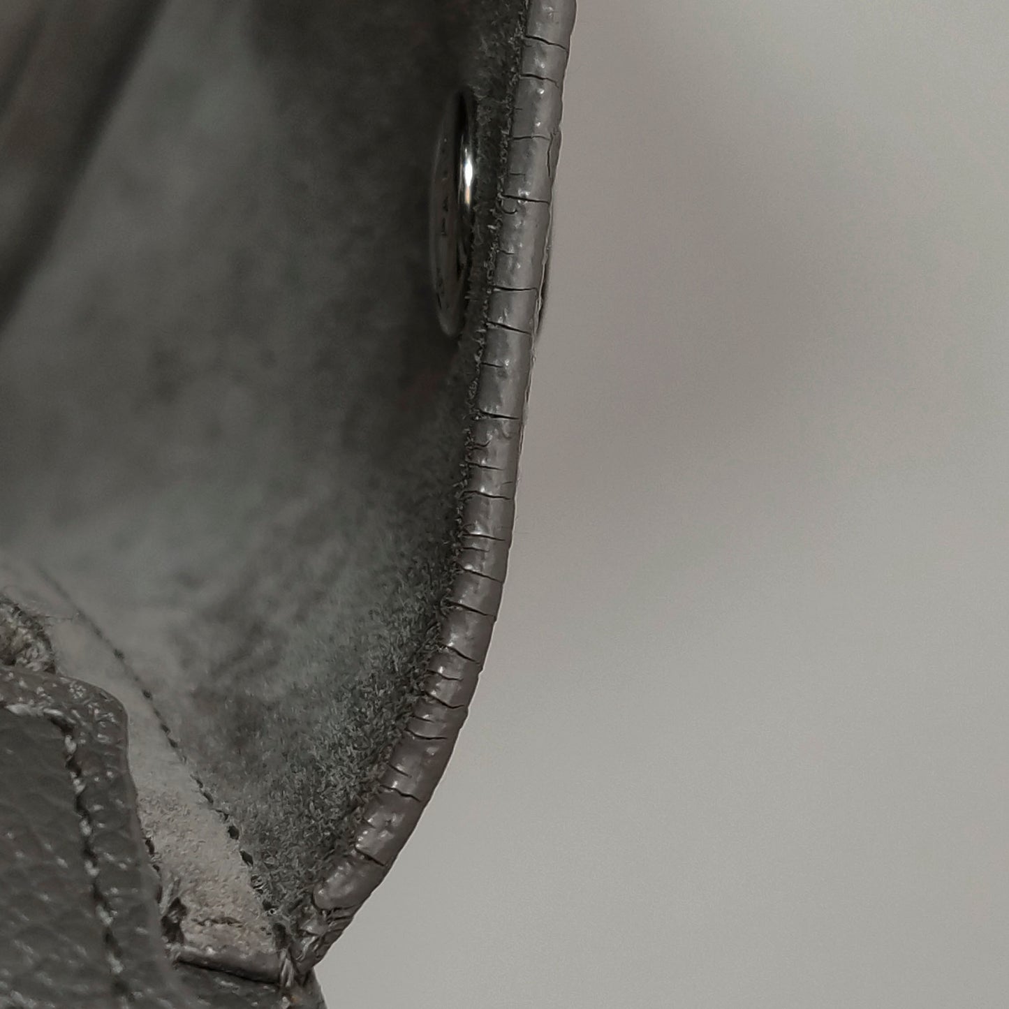 Saint Laurent - Other - Leather - Grey - (medium)