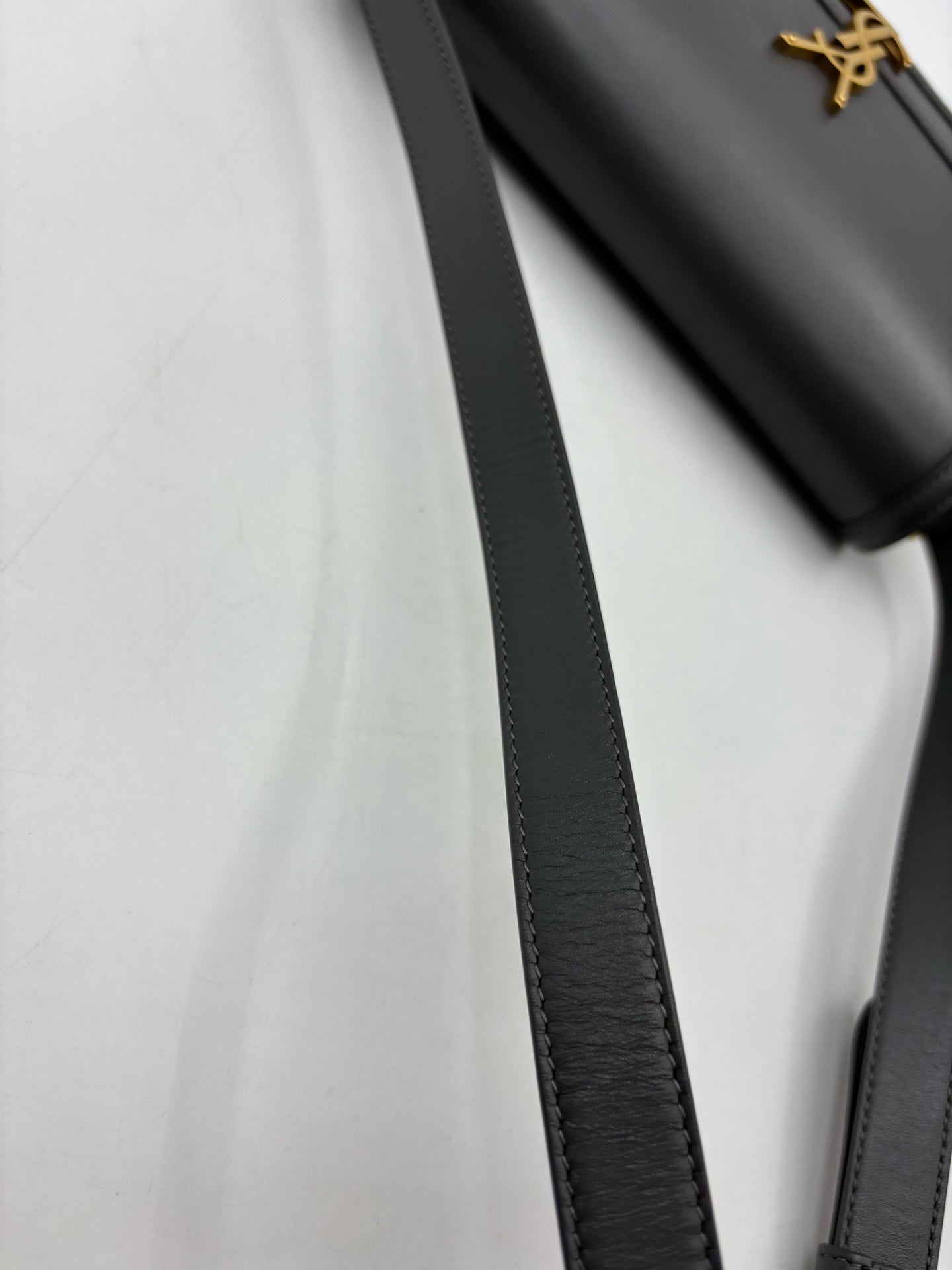 Saint Laurent - Other - Leather - Grey - (medium)