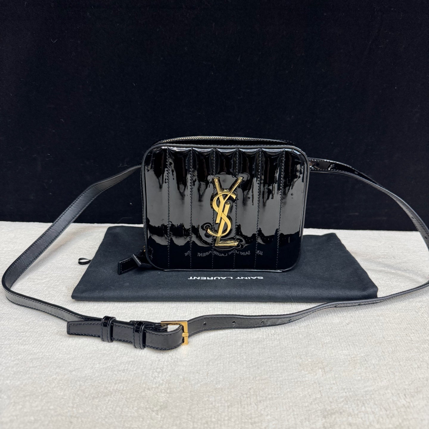 Saint Laurent - Other - Patent leather - Black with Gold-Tone Hardware - (mini)