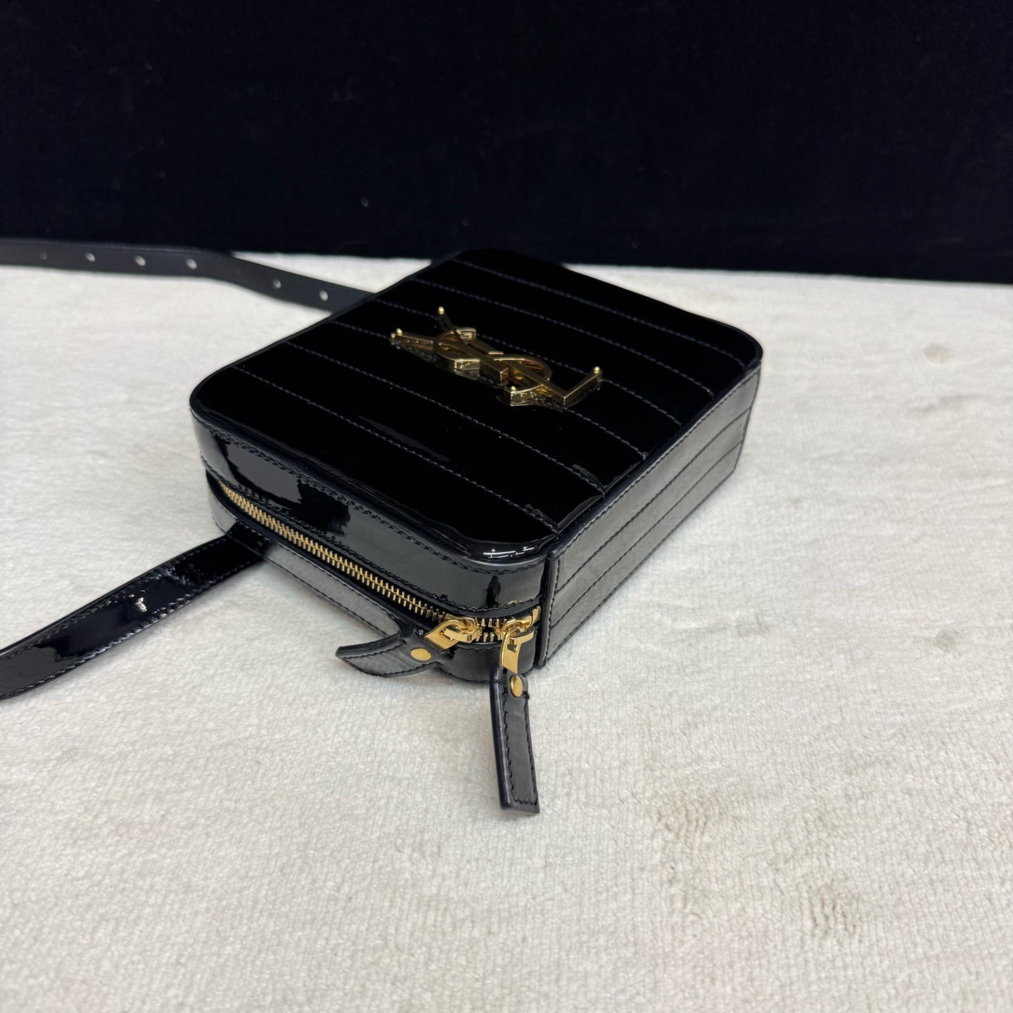 Saint Laurent - Other - Patent leather - Black with Gold-Tone Hardware - (mini)