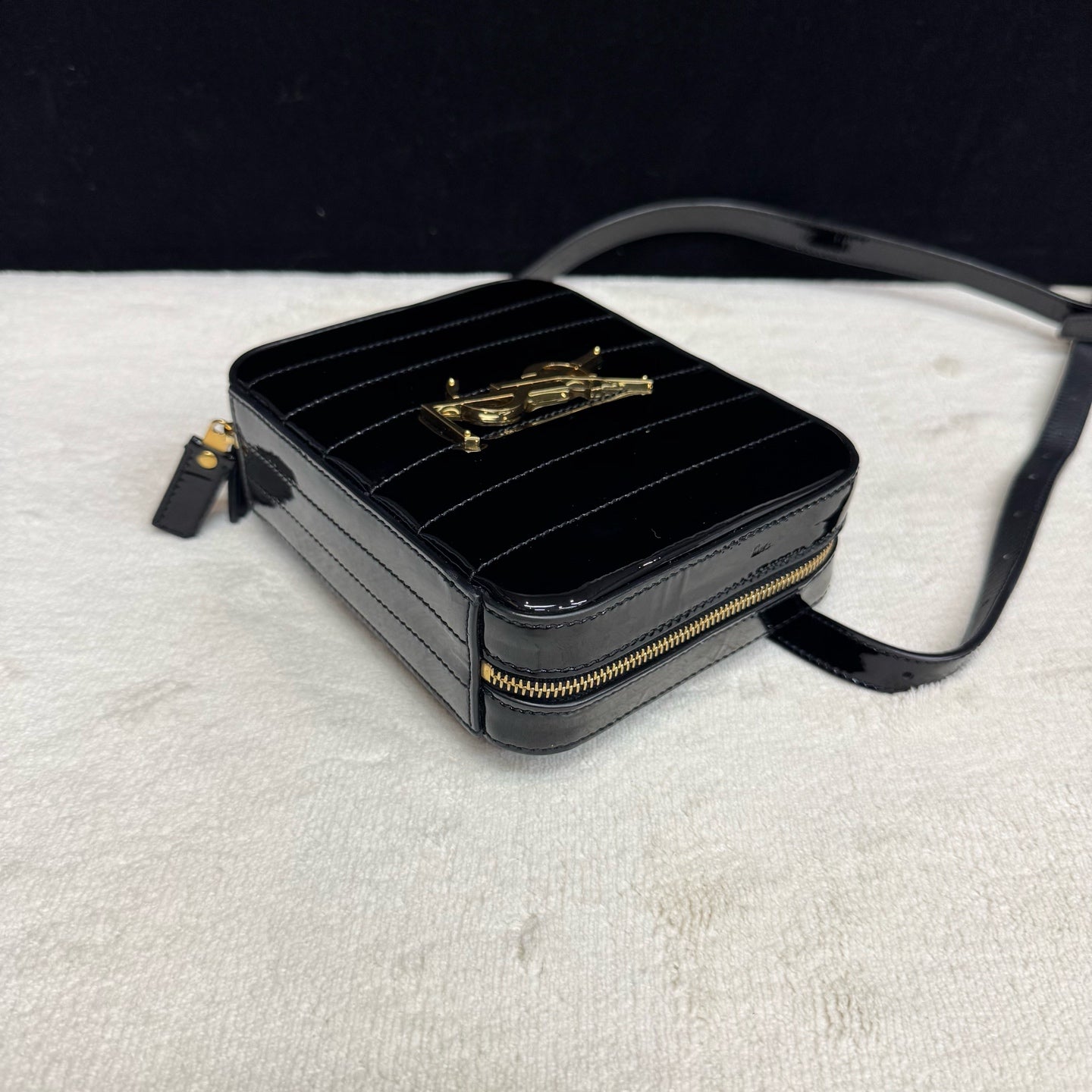 Saint Laurent - Other - Patent leather - Black with Gold-Tone Hardware - (mini)