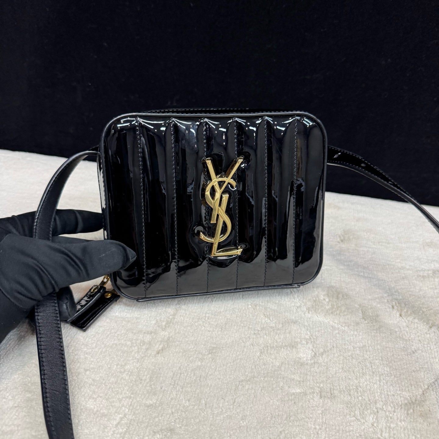 Saint Laurent - Other - Patent leather - Black with Gold-Tone Hardware - (mini)