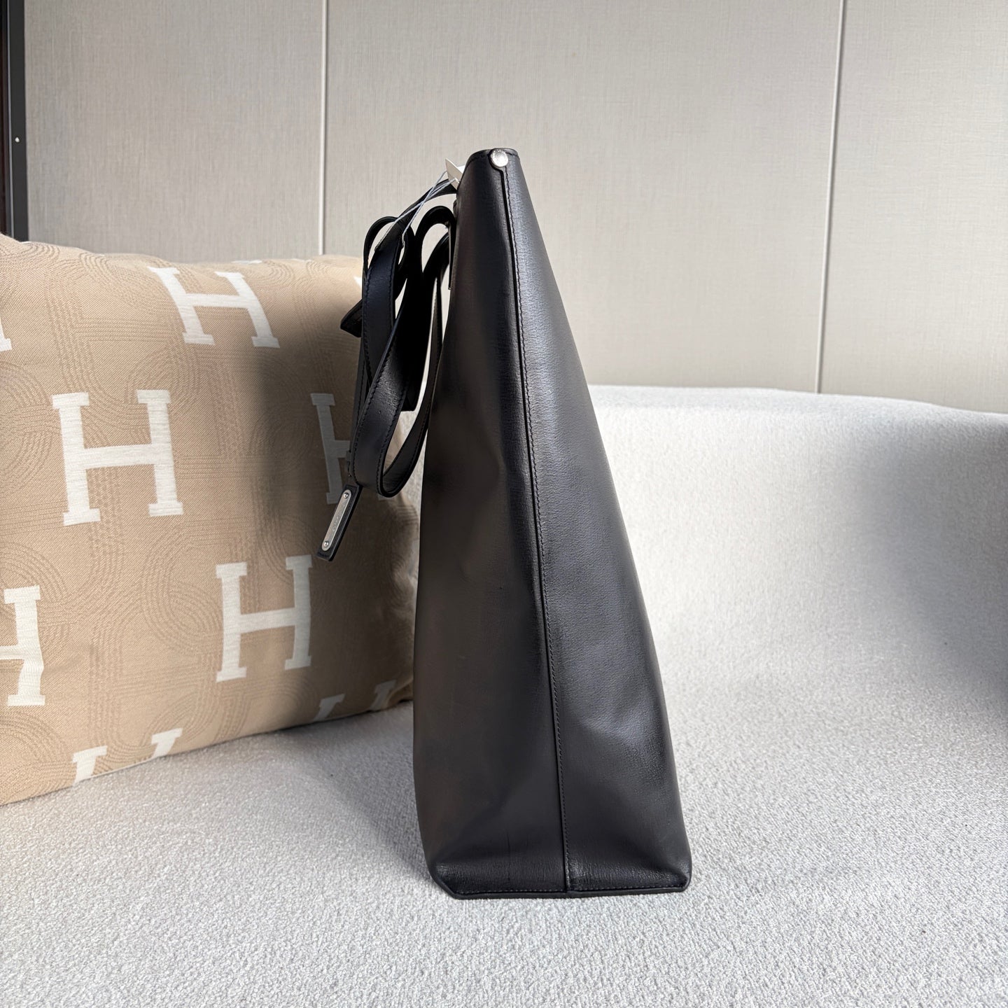 Saint Laurent - Perforated YSL Shopping Bag Tote - Leather - Black - (Large)