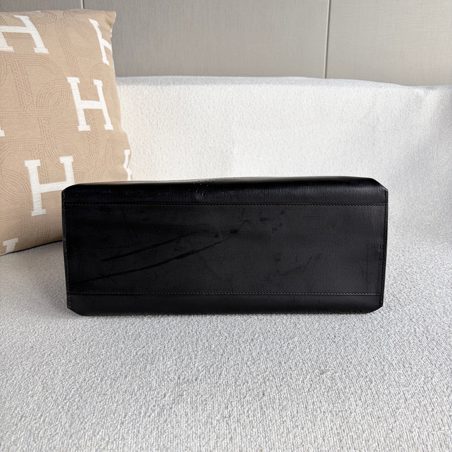 Saint Laurent - Perforated YSL Shopping Bag Tote - Leather - Black - (Large)