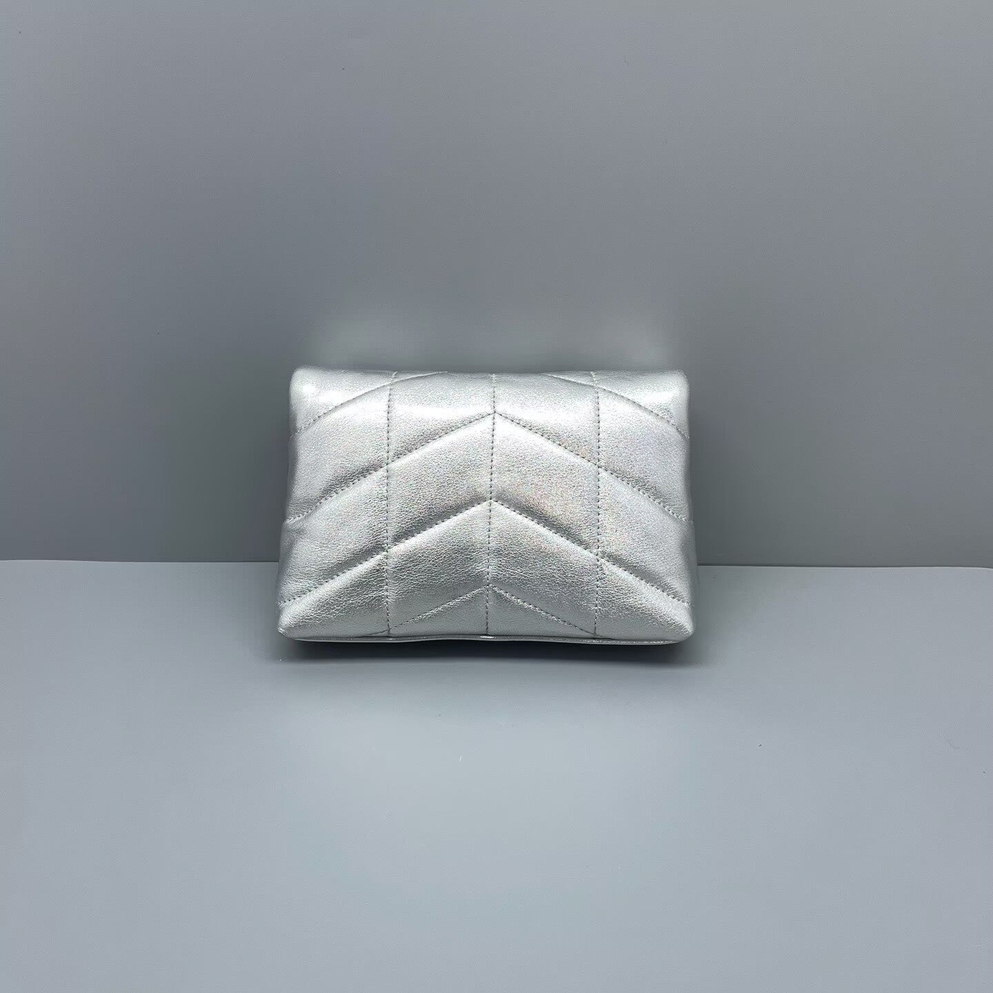 Saint Laurent - Puffer Clutch - Metallic leather - Silver - (mini)