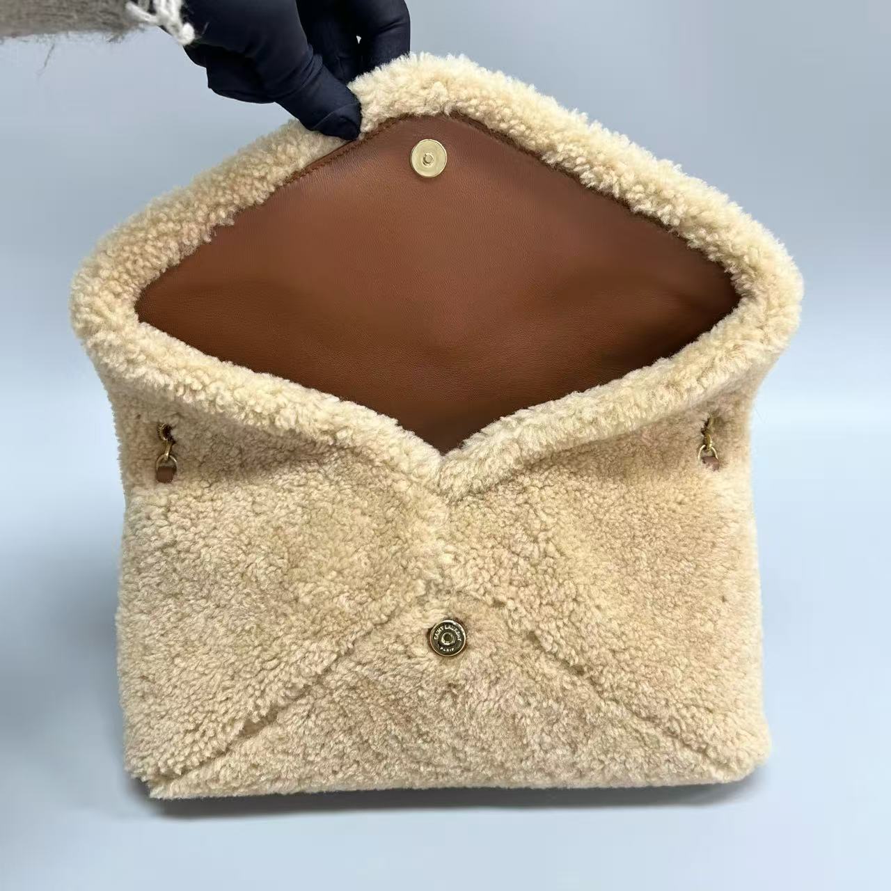 Saint Laurent - Puffer Envelope - Lamb wool - Beige with Gold-Tone Hardware - (Medium)