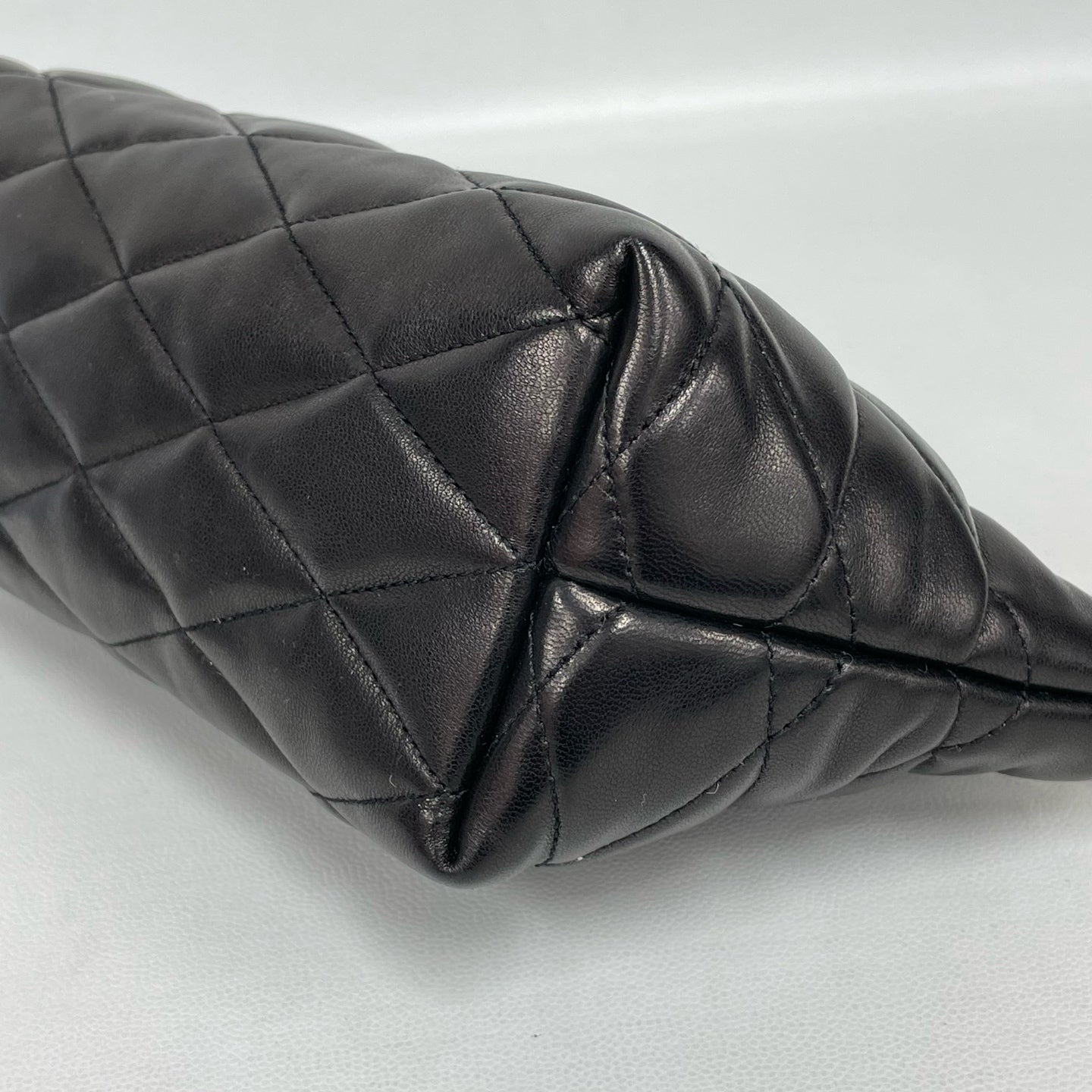 Saint Laurent - Quilted Shoulder Bag - Lambskin leather - Black with Gold-Tone Hardware - (Mini)