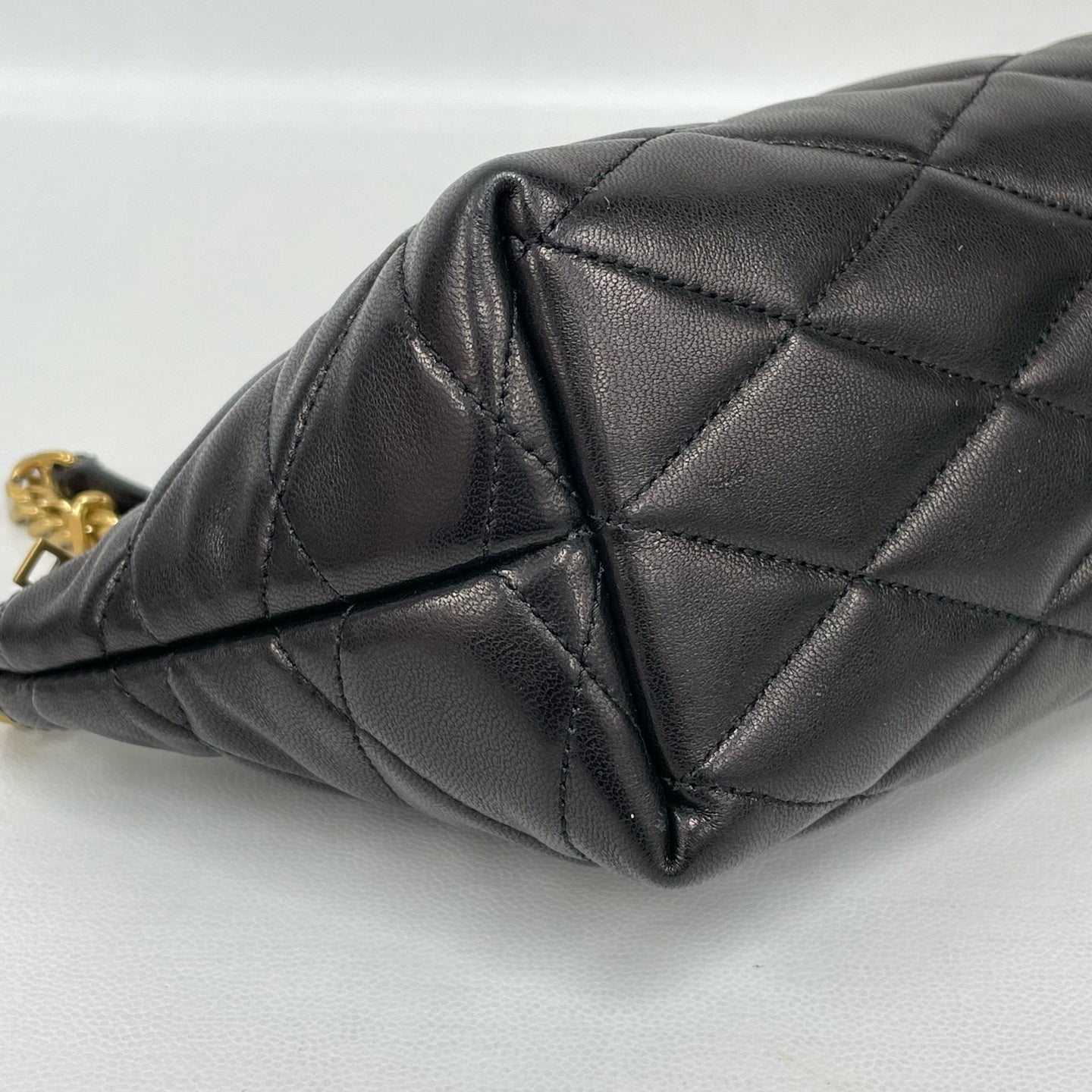 Saint Laurent - Quilted Shoulder Bag - Lambskin leather - Black with Gold-Tone Hardware - (Mini)