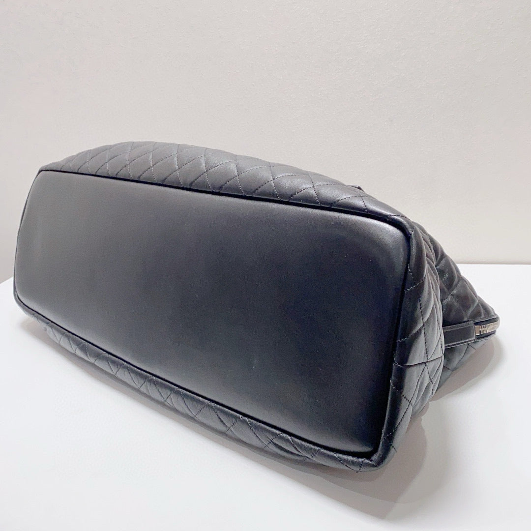Saint Laurent - Quilted Travel Bag - Cowhide leather - Black - (Large)