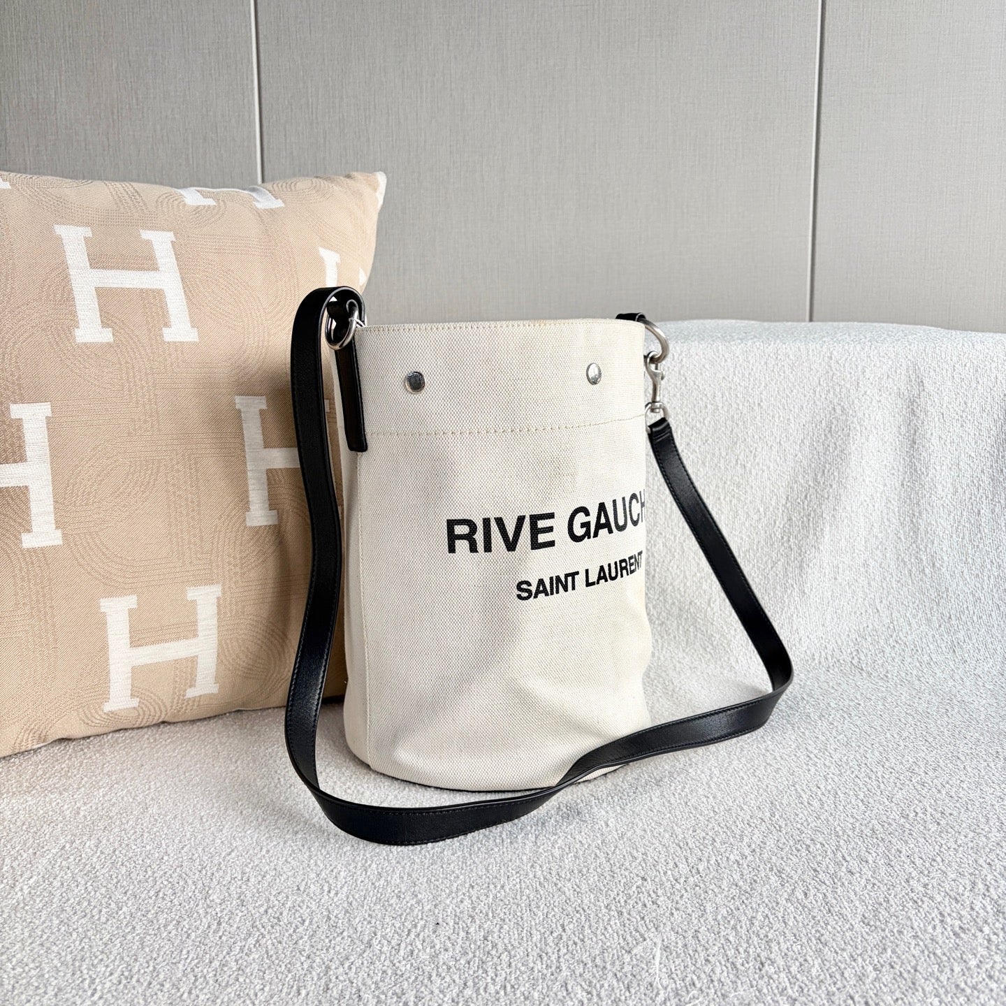 Saint Laurent - Rive Gauche Bucket Bag - Linen-blend canvas with cowhide leather trim - Beige - (medium)