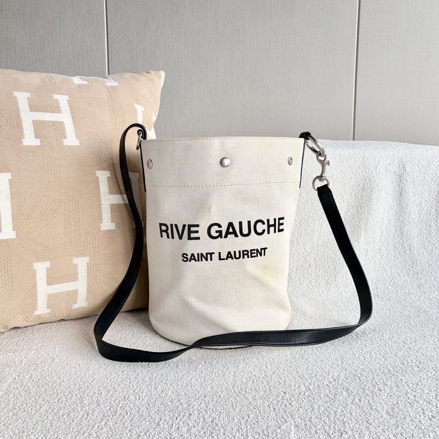 Saint Laurent - Rive Gauche Bucket Bag - Linen-blend canvas with cowhide leather trim - Beige - (medium)