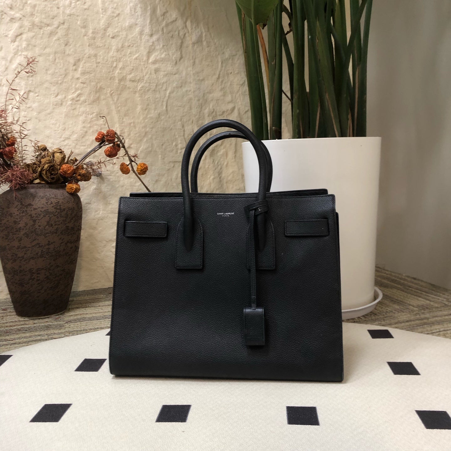 Saint Laurent - Sac De Jour - Leather - Black - (medium)