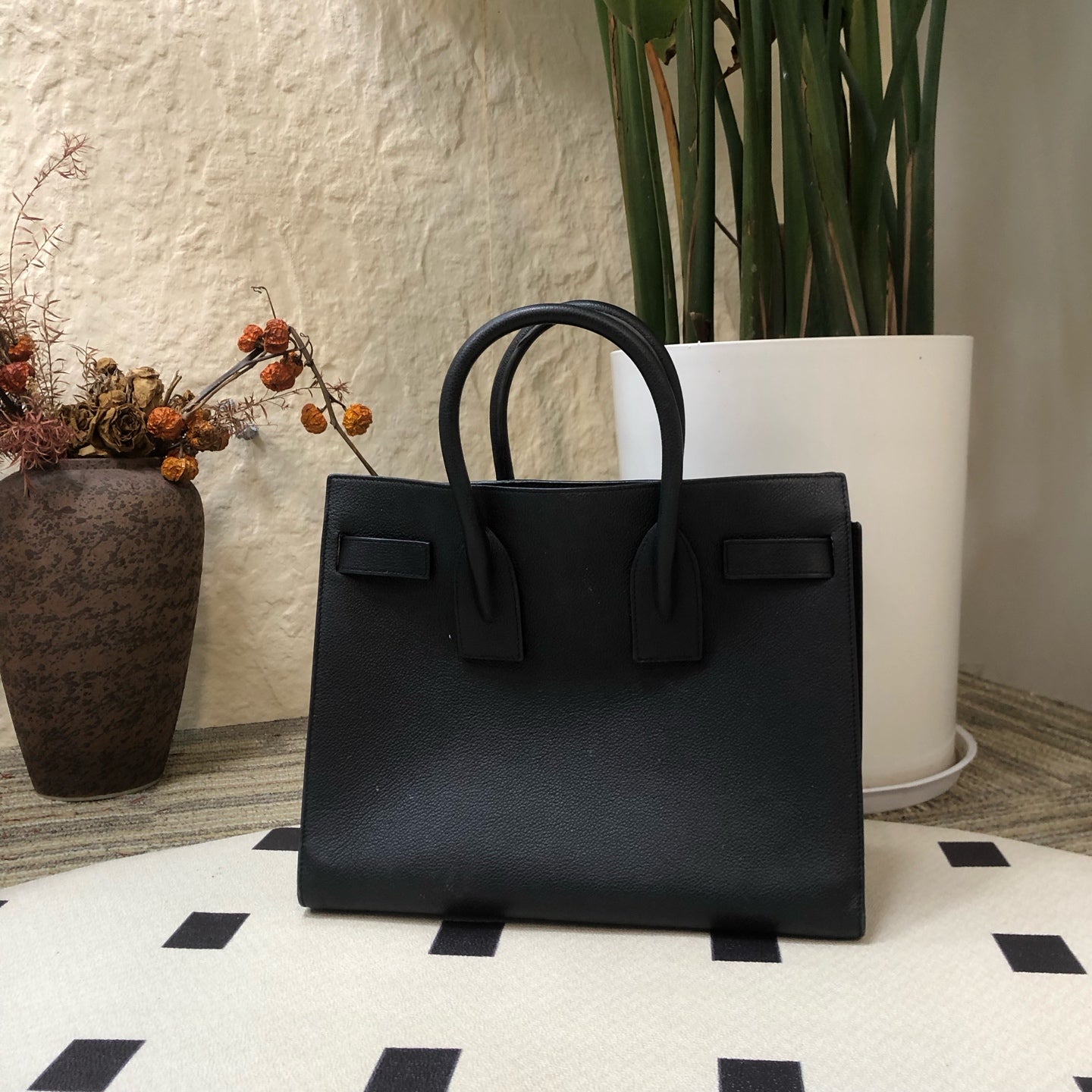Saint Laurent - Sac De Jour - Leather - Black - (medium)