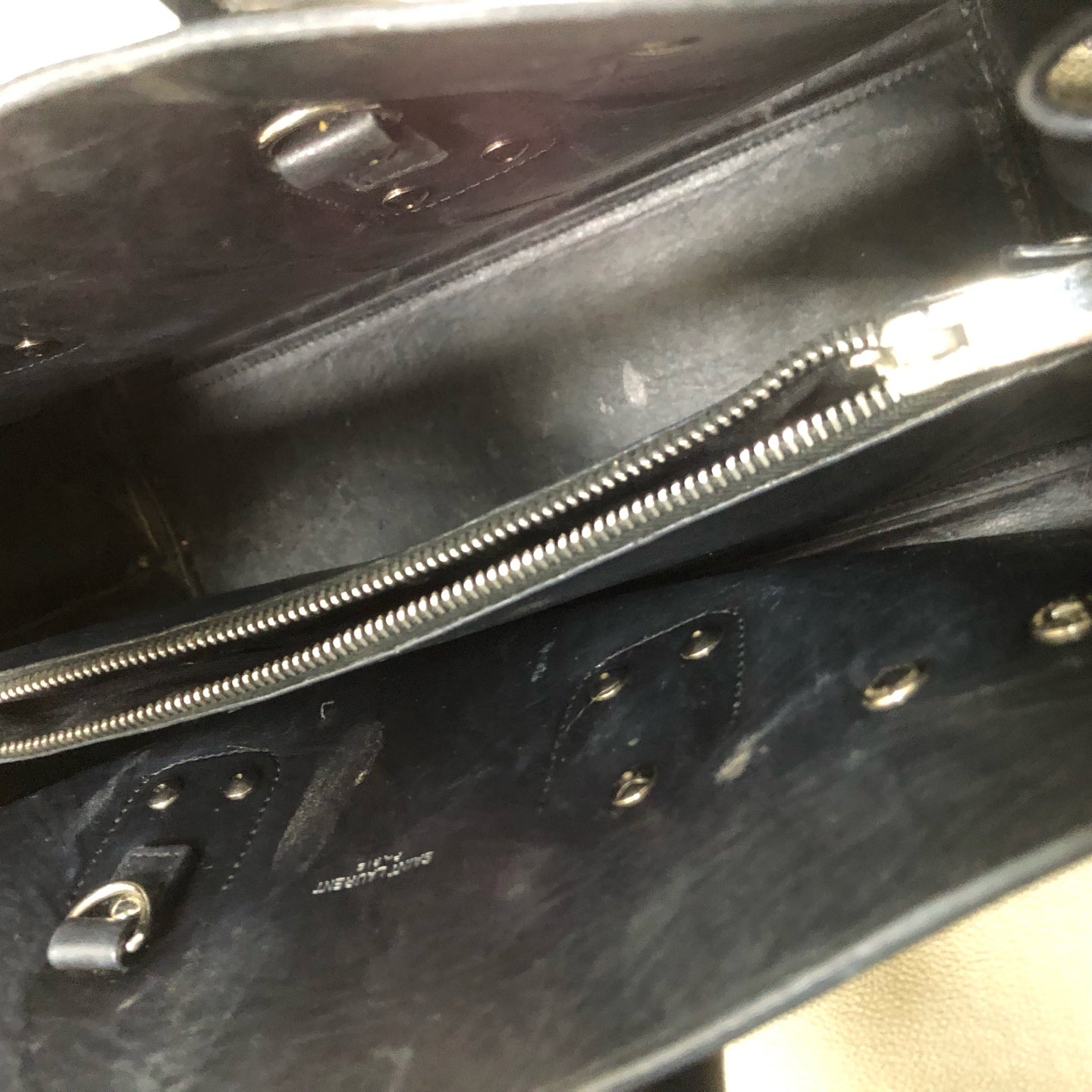 Saint Laurent - Sac De Jour - Leather - Black - (medium)