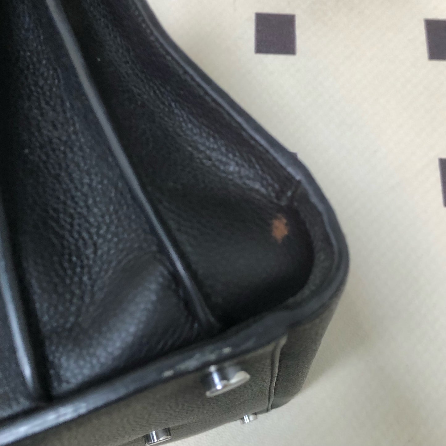 Saint Laurent - Sac De Jour - Leather - Black - (medium)