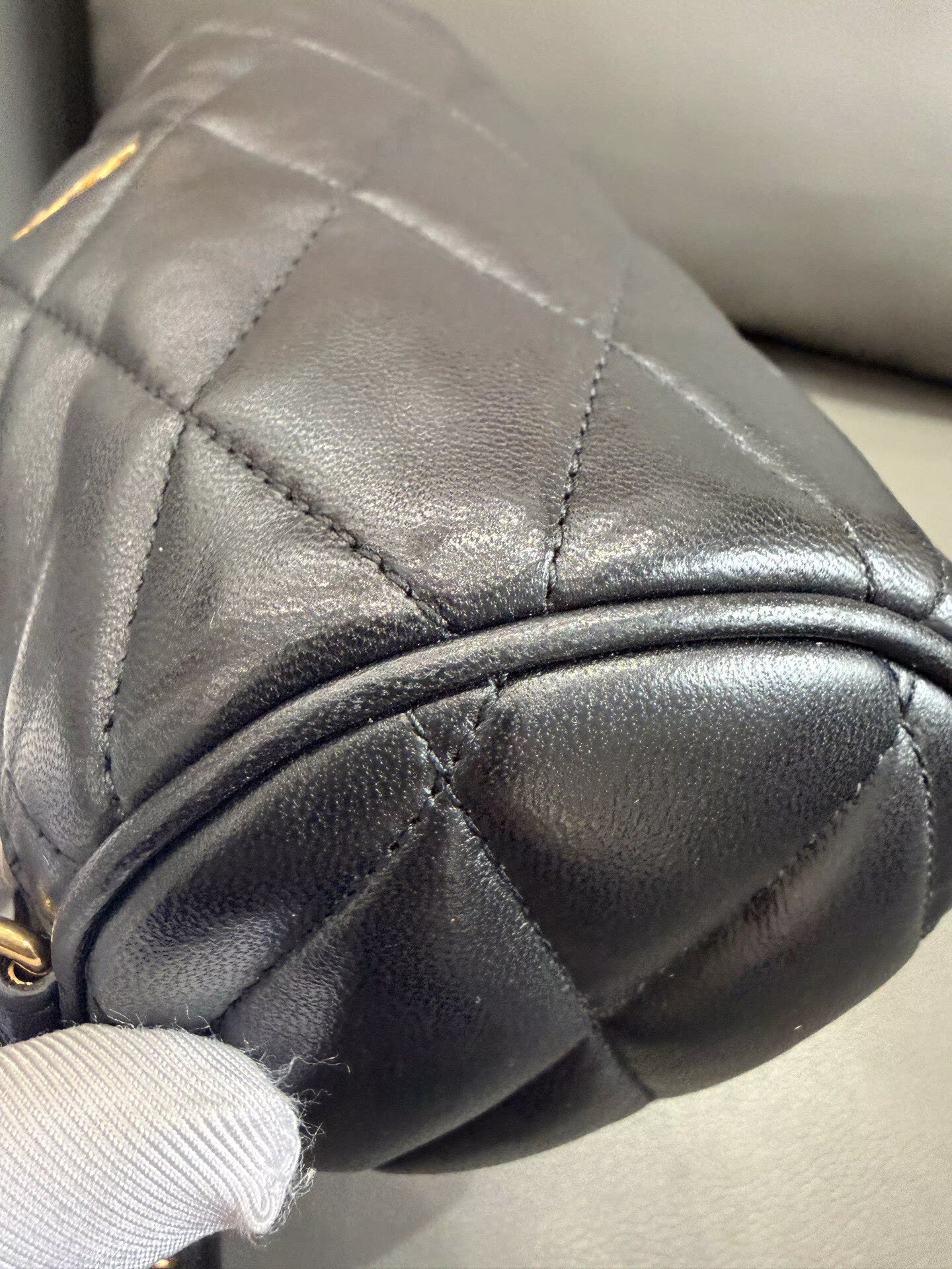 Saint Laurent - Sade Cylindrical Mini Bag - Lambskin leather - Black with Gold-Tone Hardware - (mini)