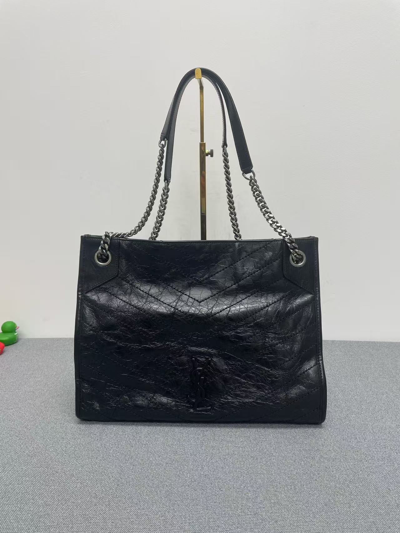 Saint Laurent - Shopping Bag - Distressed Calfskin Leather - Black - (Medium)