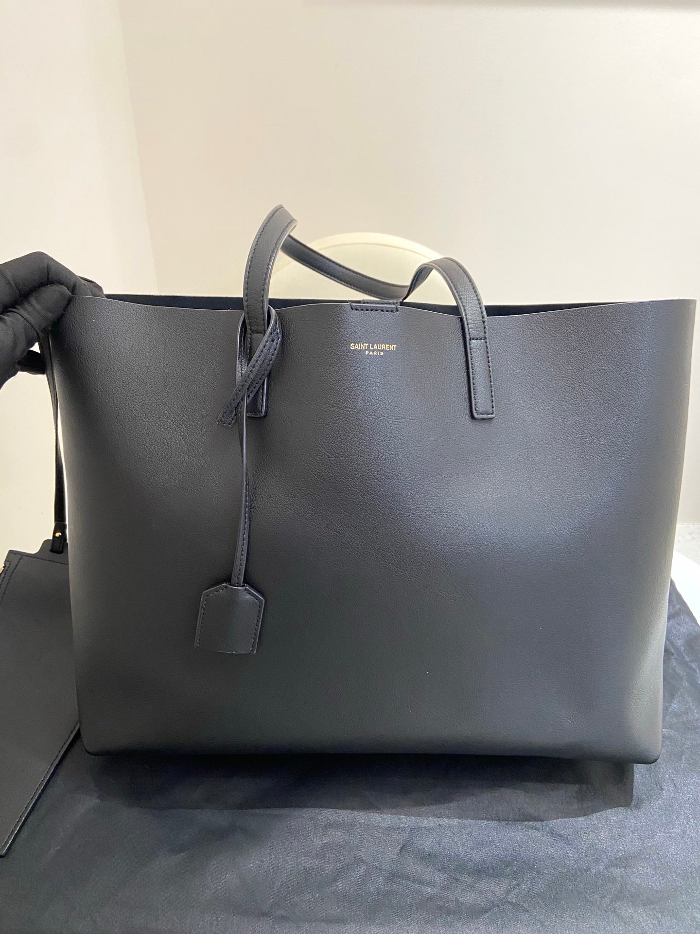 Saint Laurent - Shopping Tote - Leather - Black