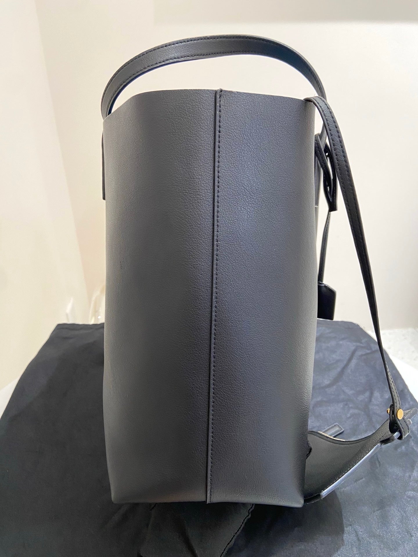 Saint Laurent - Shopping Tote - Leather - Black