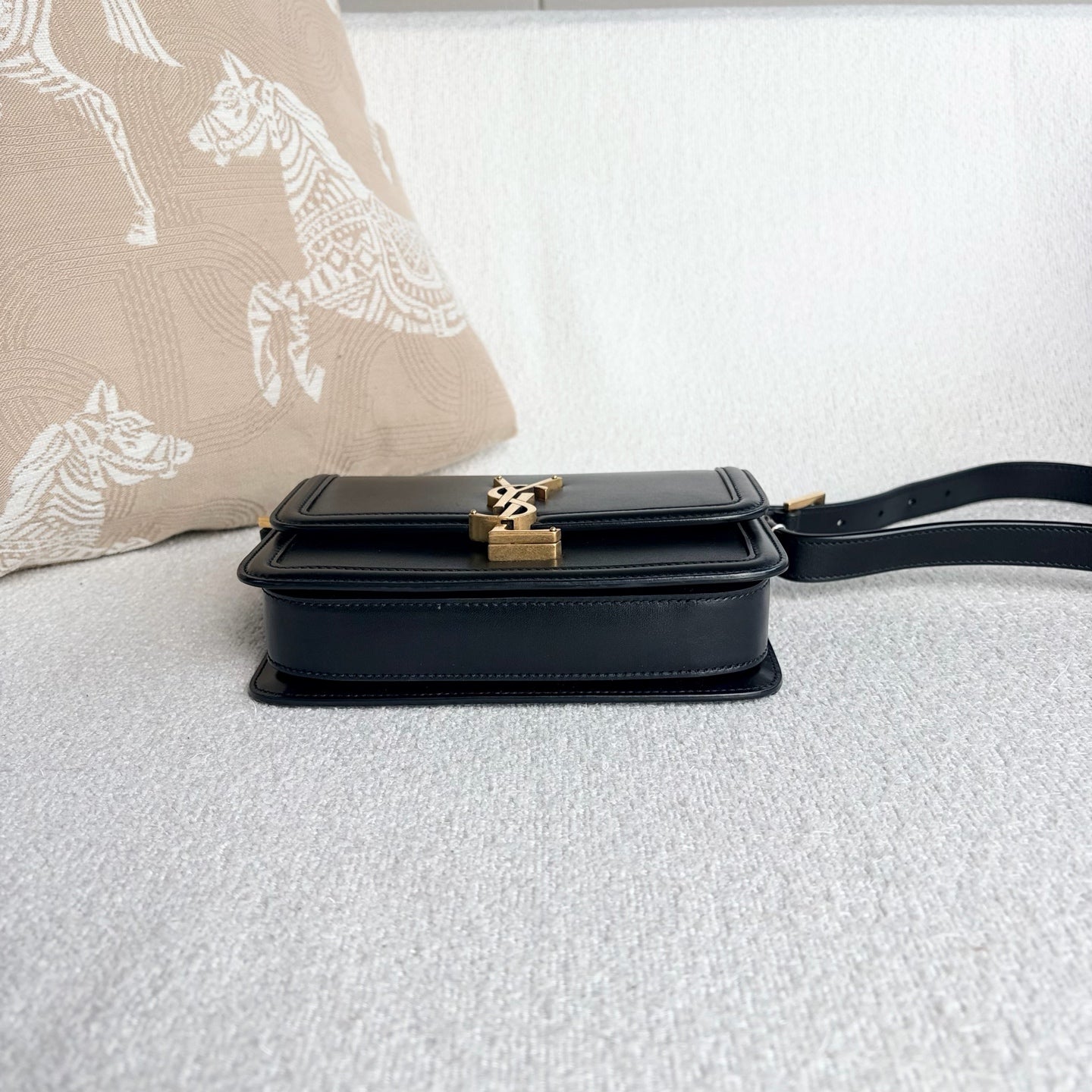 Saint Laurent - Solferino Box Bag - Calfskin leather - Black with Gold-Tone Hardware - (small)