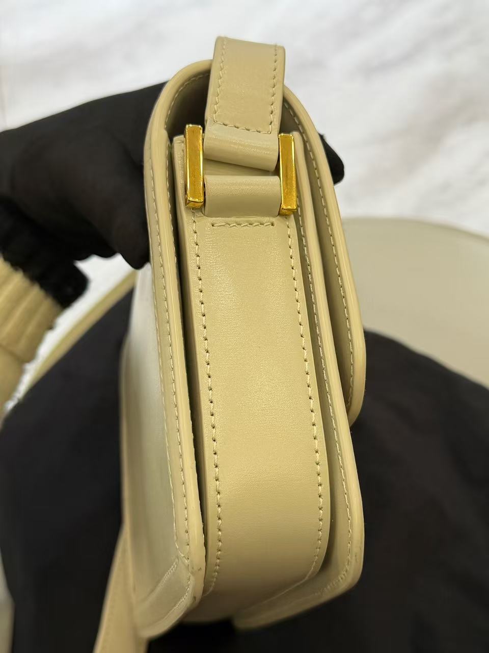 Saint Laurent - Solferino - Leather - Beige with Gold-Tone Hardware - (Small)
