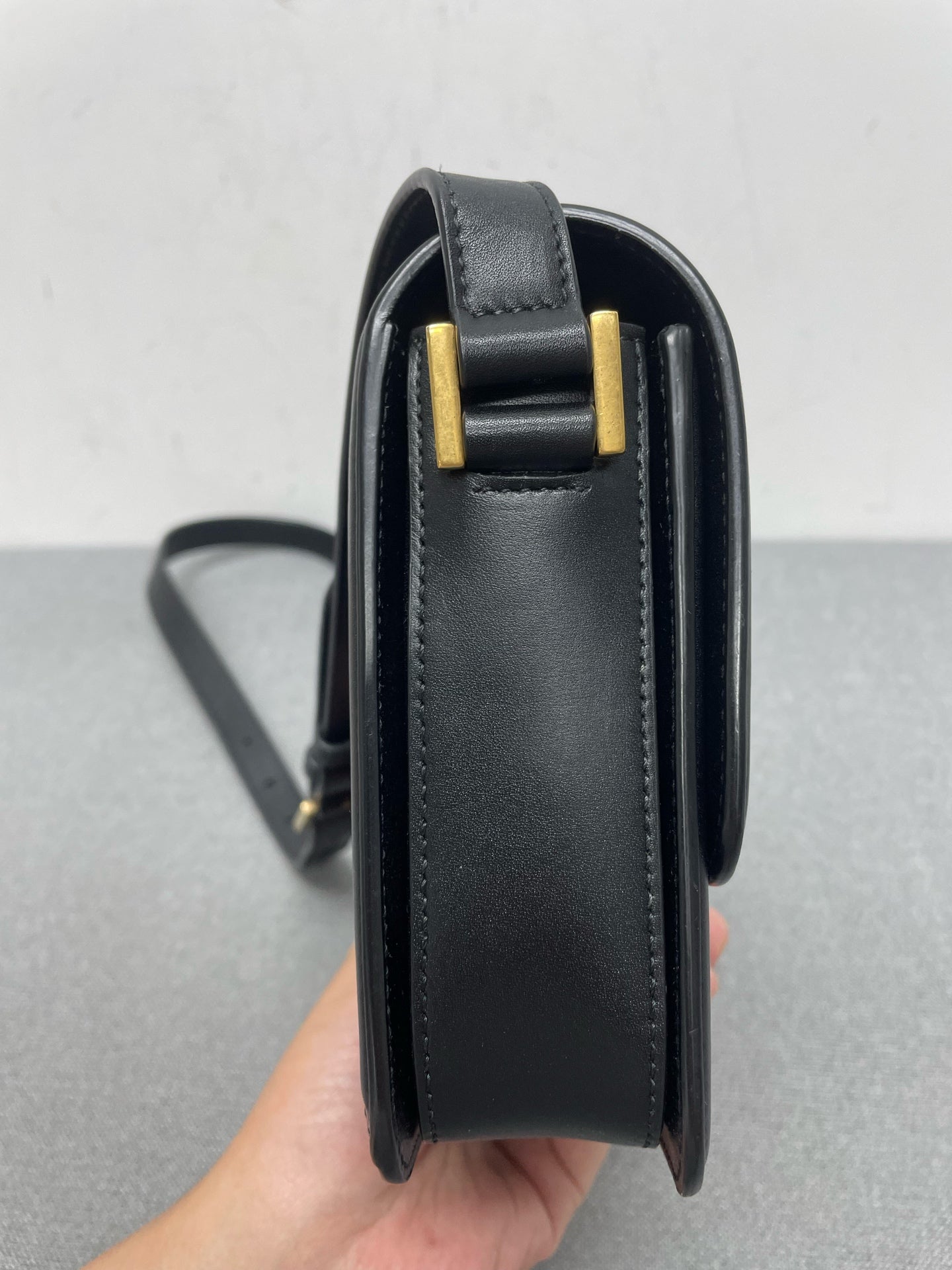 Saint Laurent - Solferino - Leather - Black - (Medium)