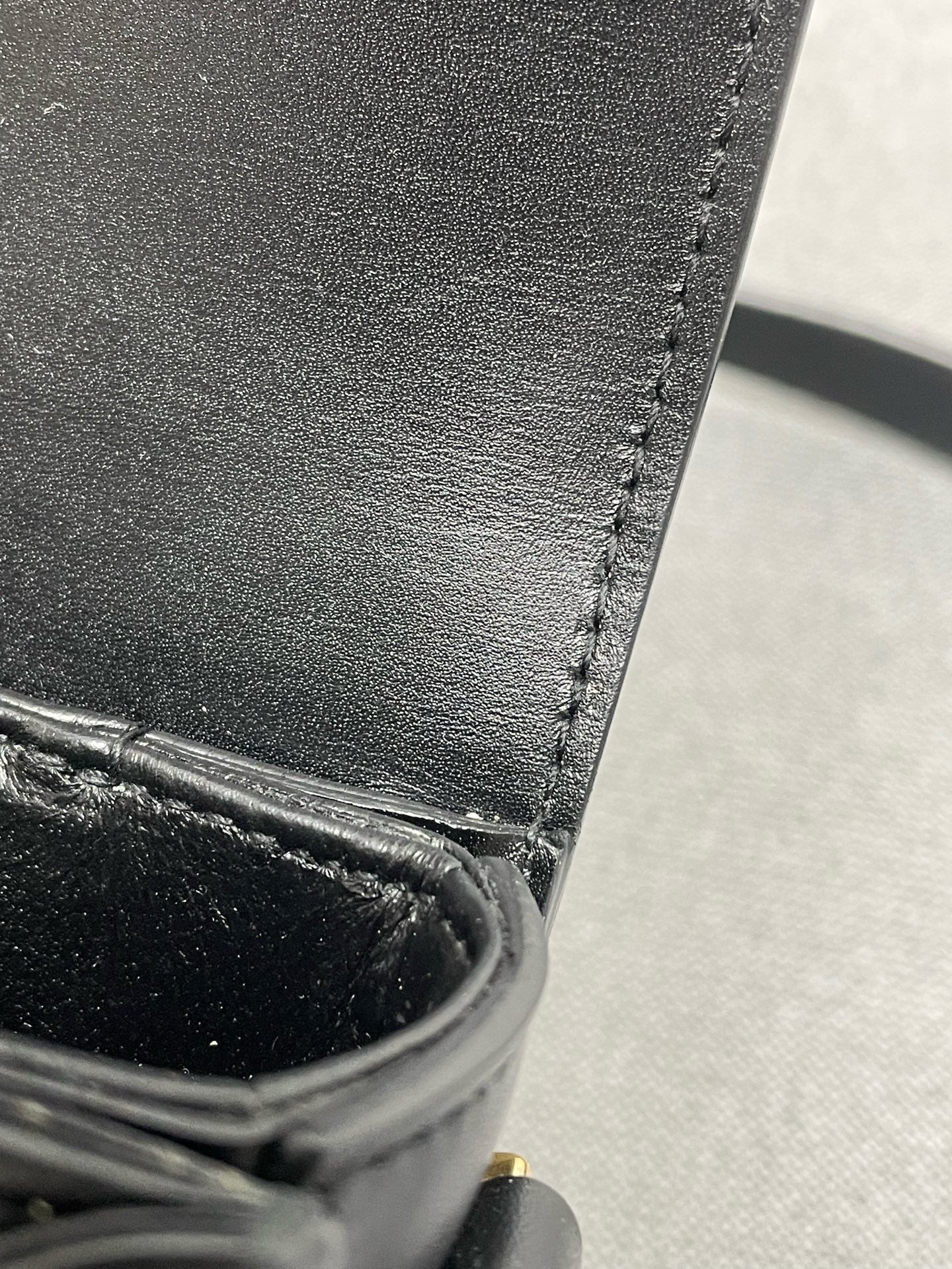 Saint Laurent - Solferino - Leather - Black - (Medium)
