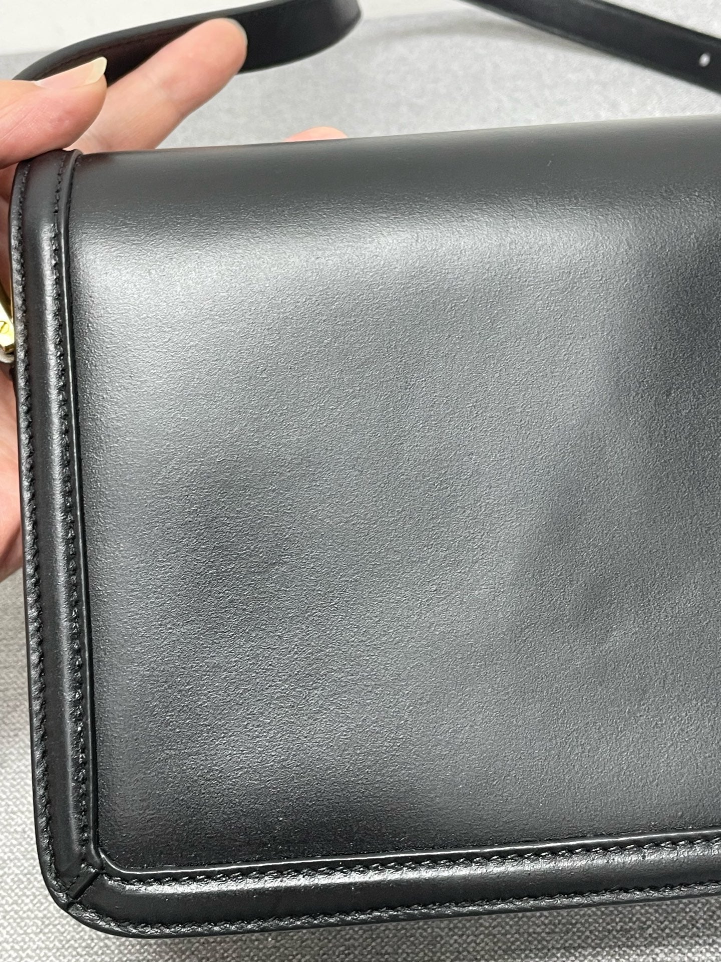 Saint Laurent - Solferino - Leather - Black - (Medium)