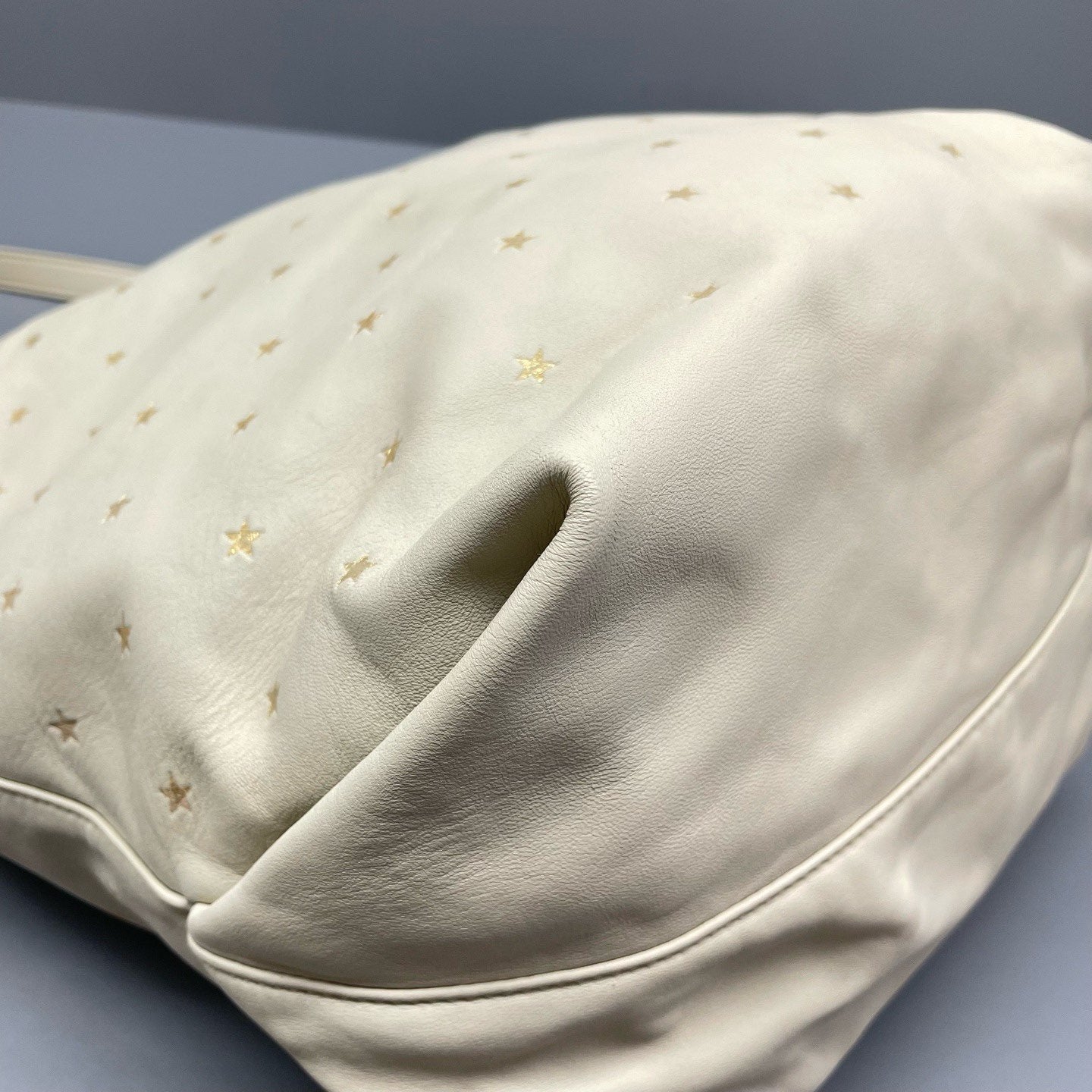 Saint Laurent - Teddy Drawstring Bucket Bag with Pouch - Calfskin leather - White - (medium)