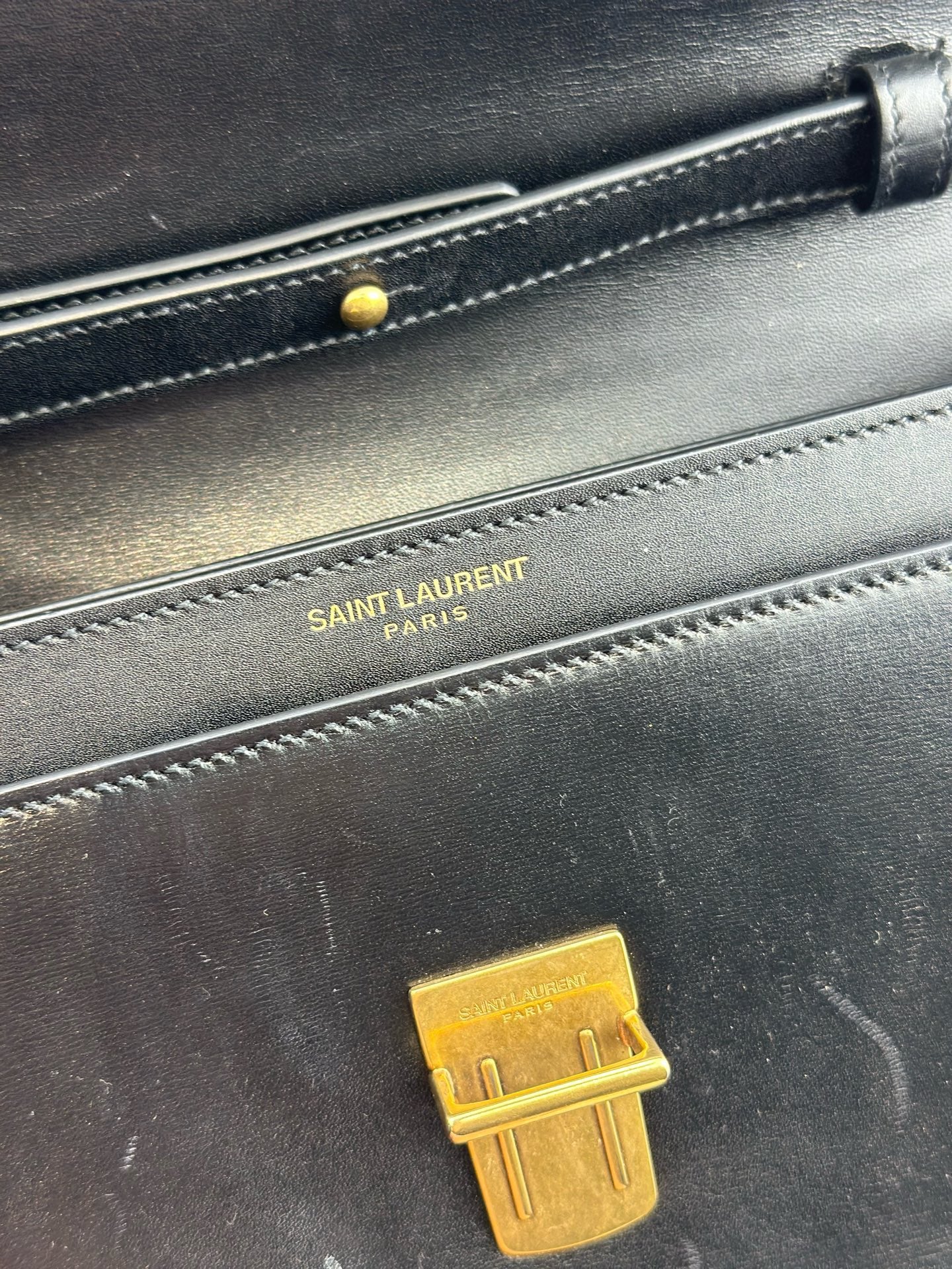 Saint Laurent - Top Handle Flap Bag with Lock - Leather - Black - (medium)