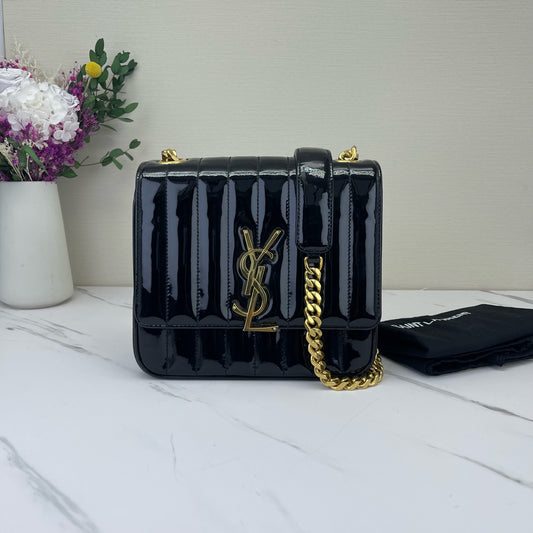 Saint Laurent - Vicky - Patent leather - Black - (medium)