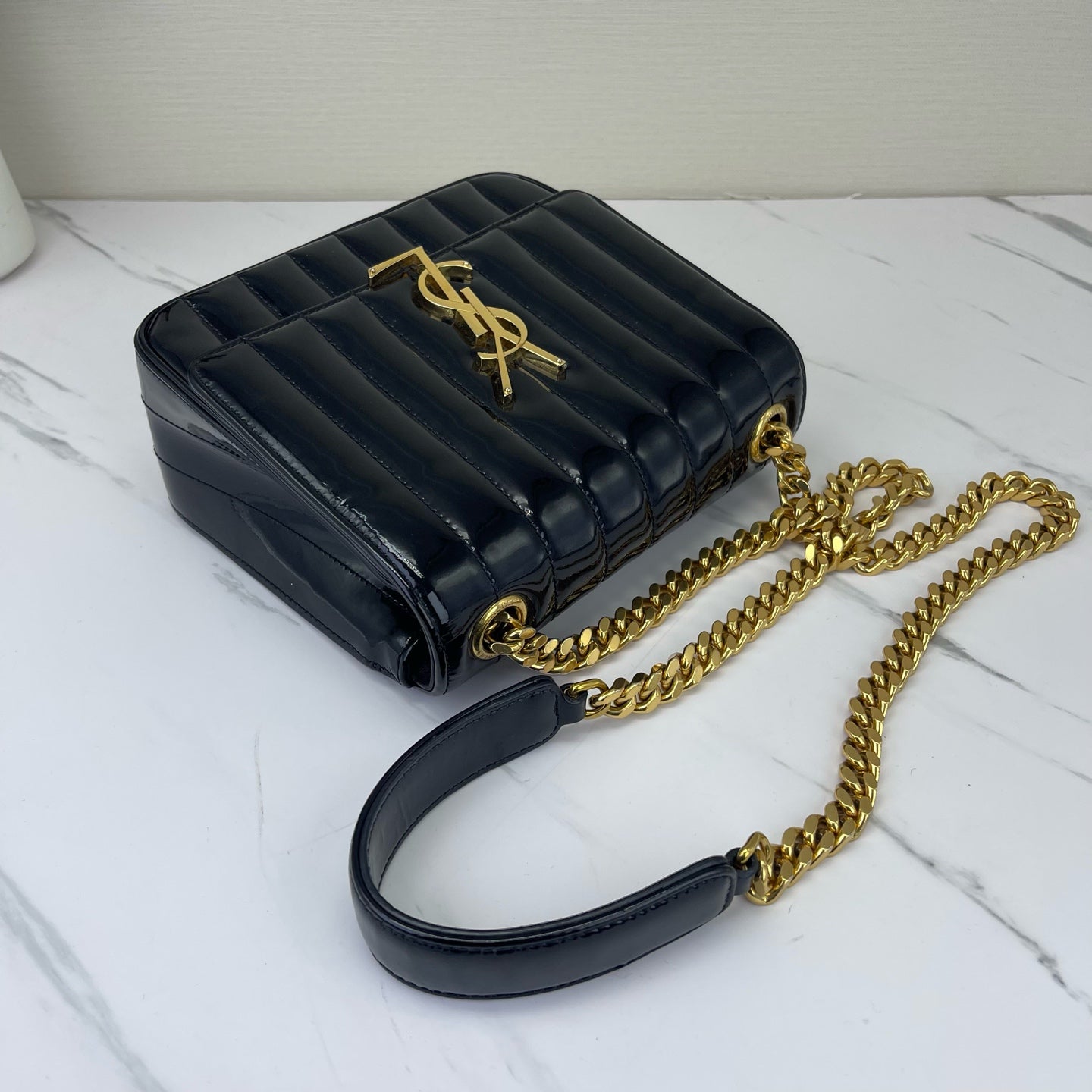 Saint Laurent - Vicky - Patent leather - Black - (medium)