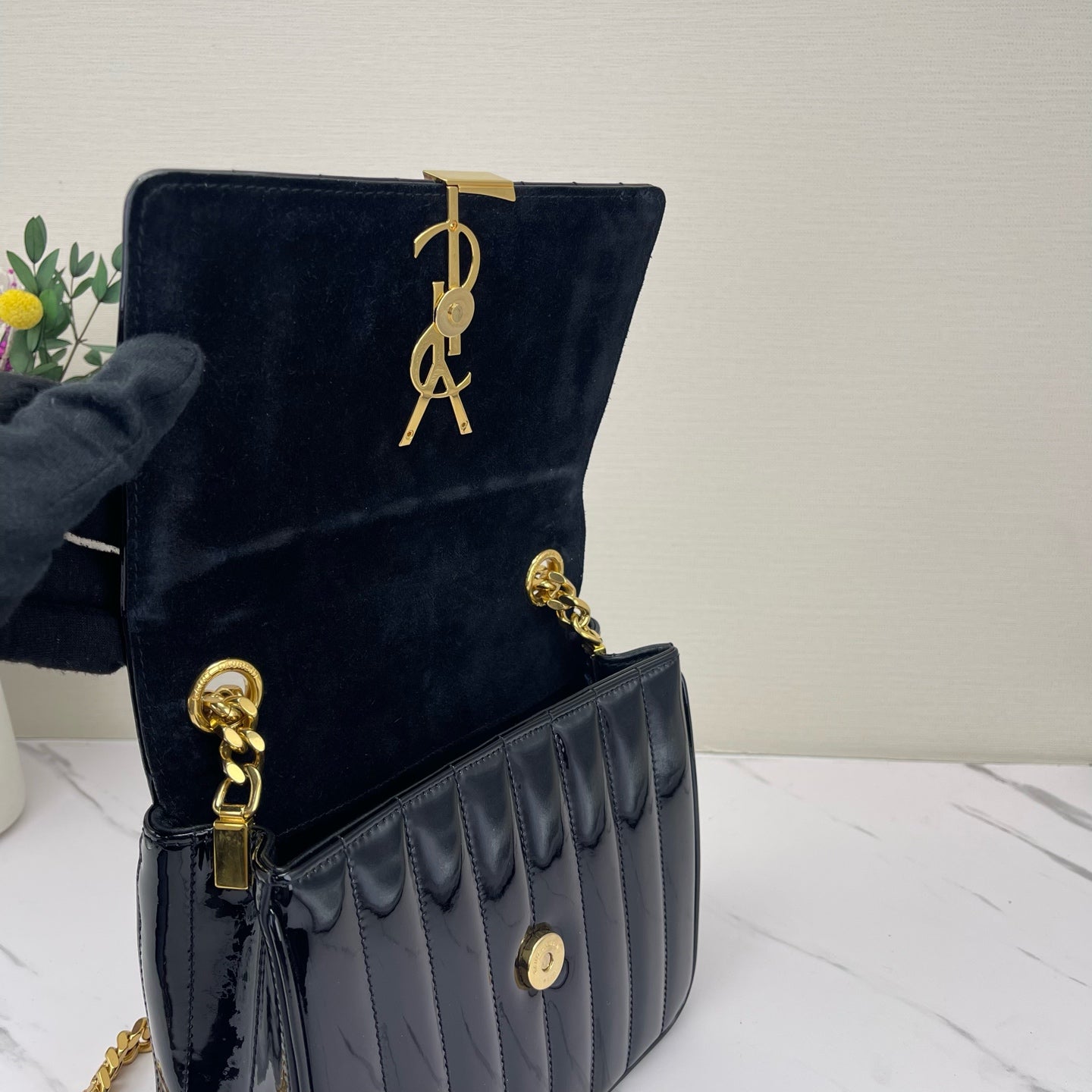 Saint Laurent - Vicky - Patent leather - Black - (medium)