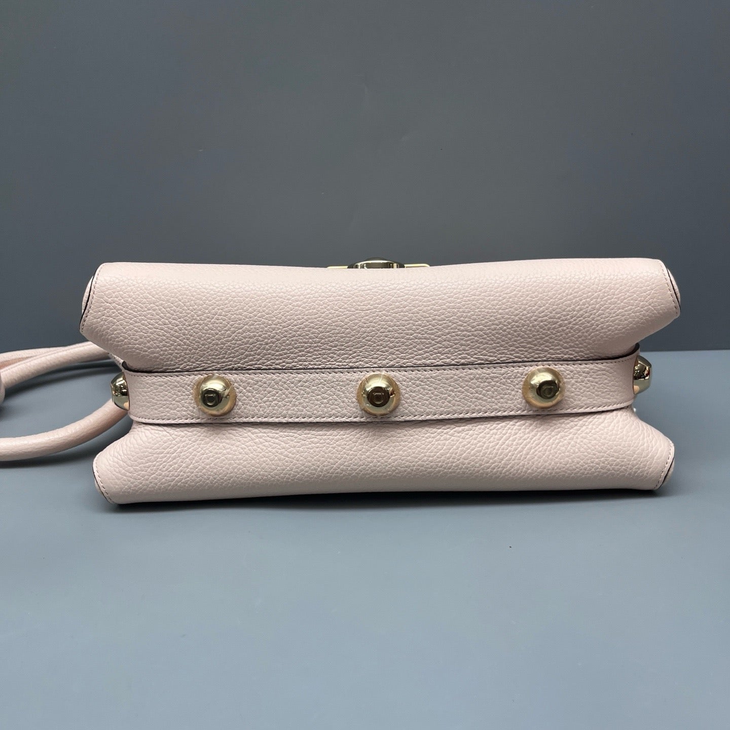 Salvatore Ferragamo - Gancini Flap Shoulder Bag - Grained leather - Pink - (medium)
