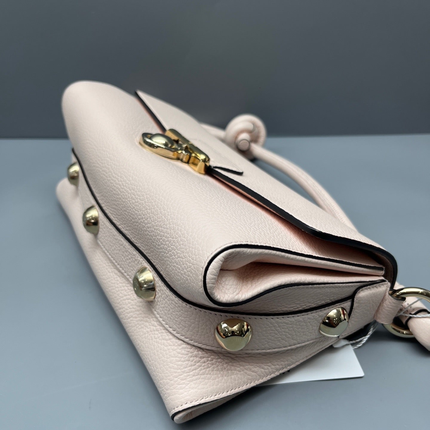 Salvatore Ferragamo - Gancini Flap Shoulder Bag - Grained leather - Pink - (medium)