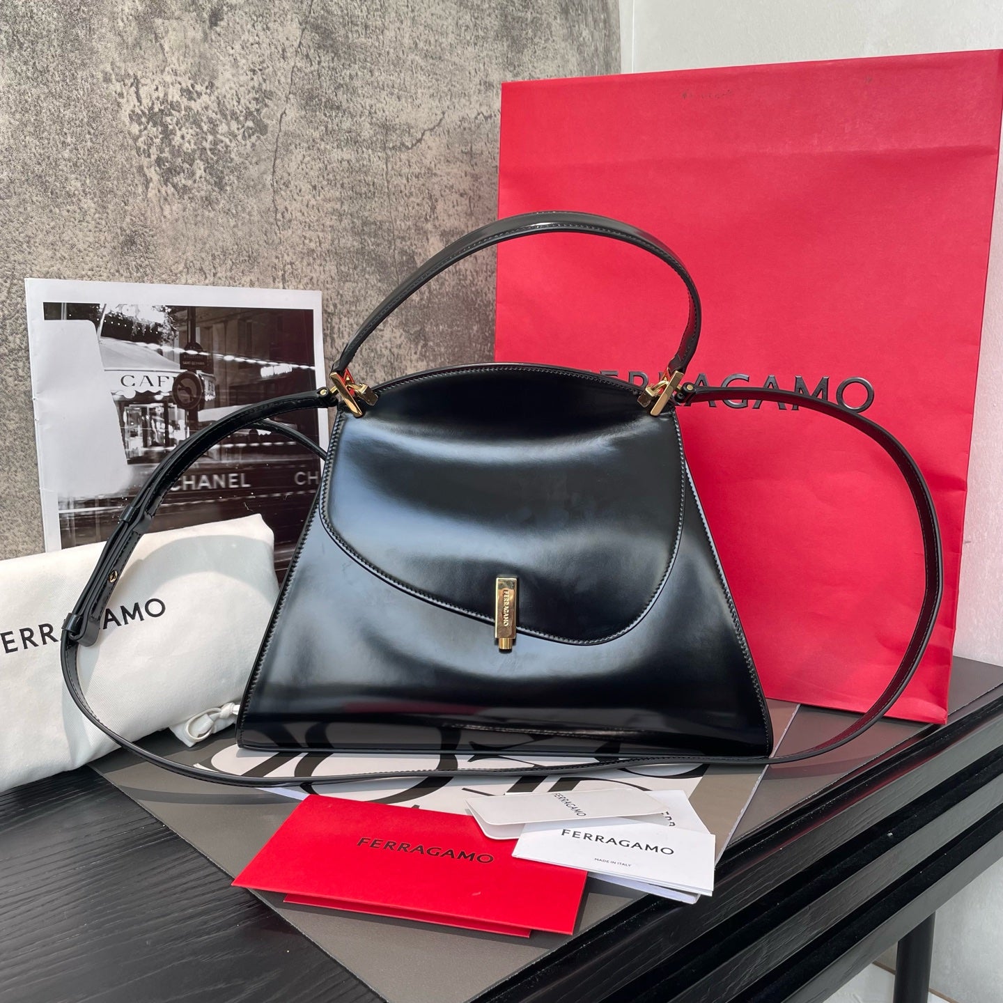 Salvatore Ferragamo - Structured Top Handle Flap Bag - Leather - Black - (Medium)