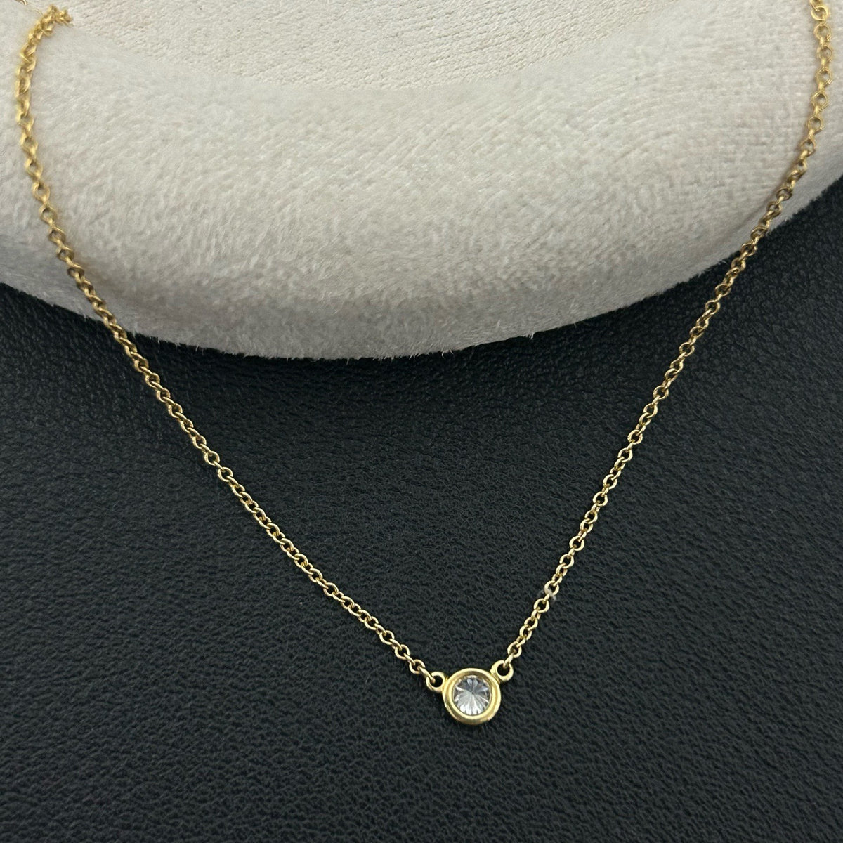 Tiffany & Co. - Elsa Peretti Diamonds by the Yard - 18k yellow gold with a bezel-set round brilliant-cut diamond. - Gold